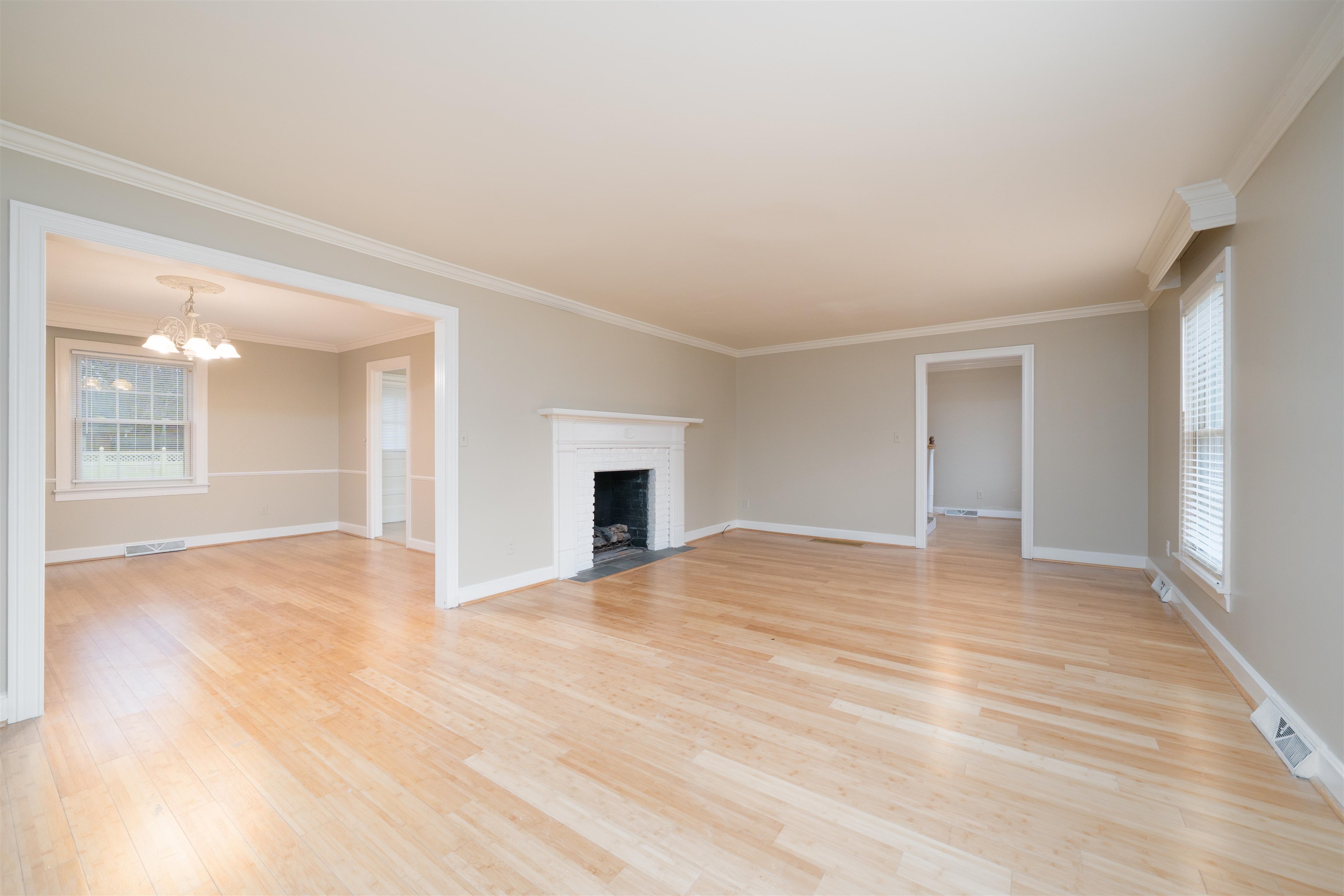 2931 Frederica Street, Owensboro, Kentucky 42303, 4 Bedrooms Bedrooms, ,2 BathroomsBathrooms,Single Family Residence,For Sale,Frederica Street,93842