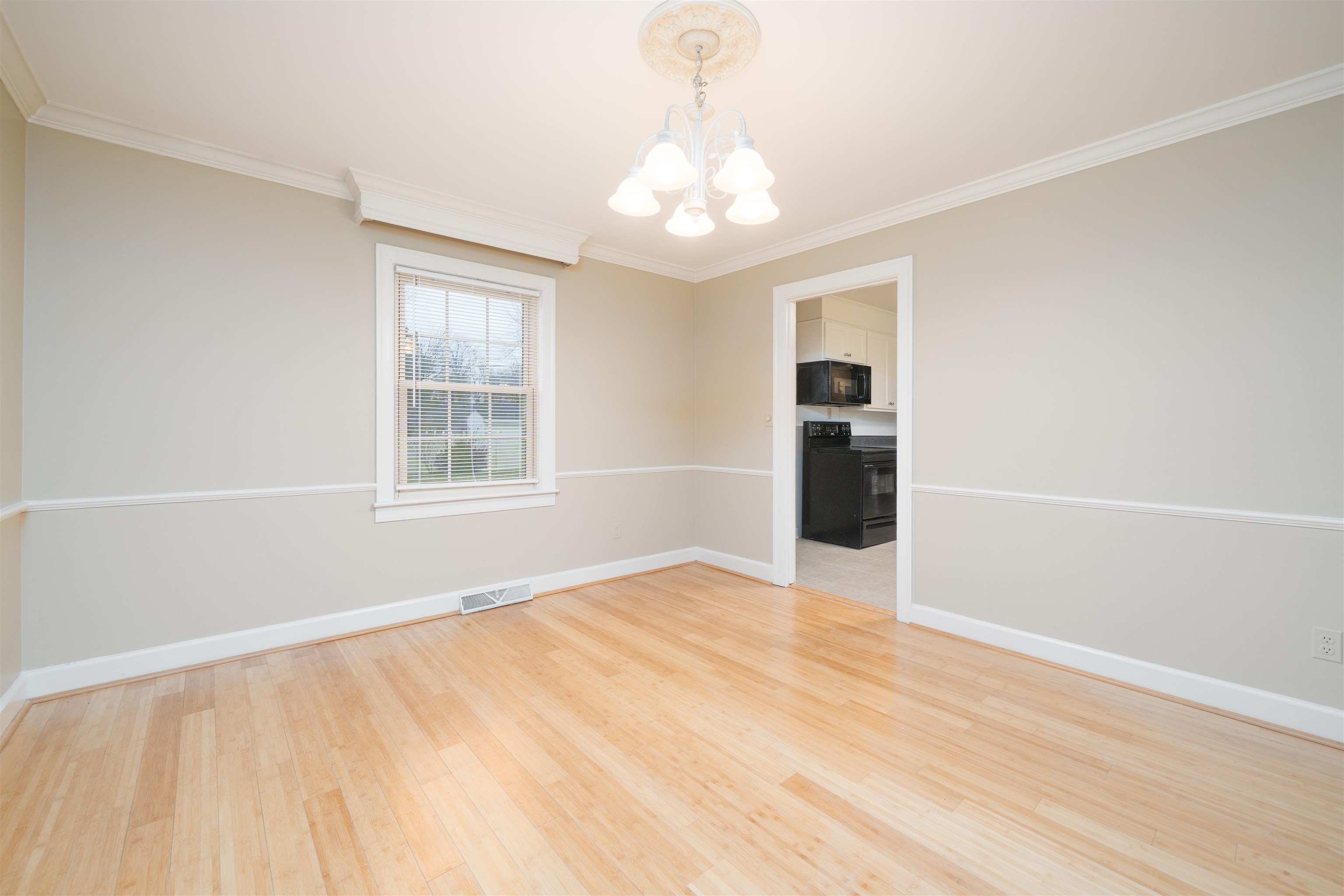 2931 Frederica Street, Owensboro, Kentucky 42303, 4 Bedrooms Bedrooms, ,2 BathroomsBathrooms,Single Family Residence,For Sale,Frederica Street,93842