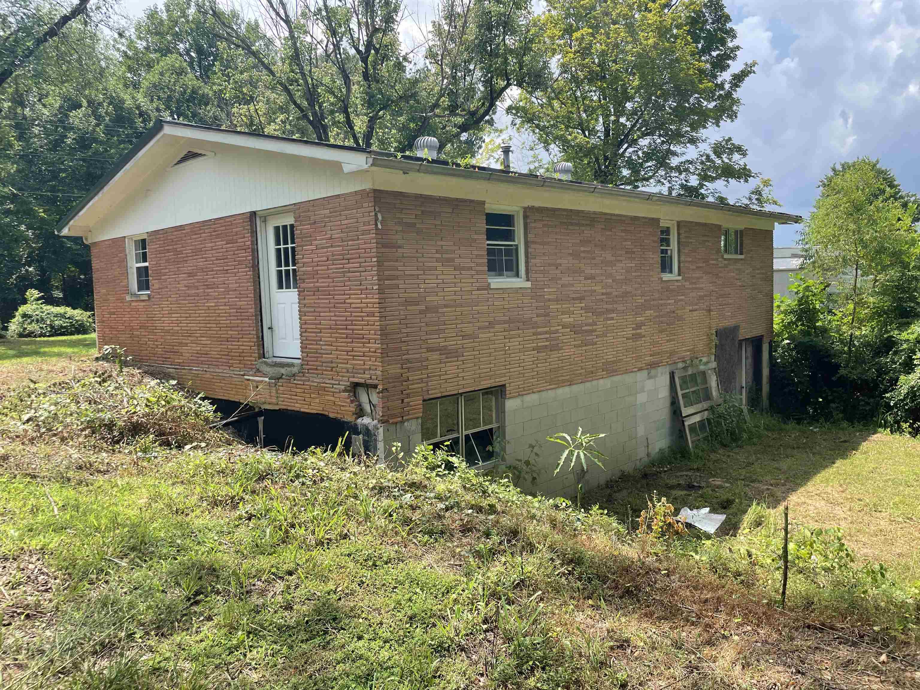 2104 Tick Ridge Rd., Hawesville, Kentucky 42348, 3 Bedrooms Bedrooms, ,1 BathroomBathrooms,Single Family Residence,For Sale,Tick Ridge Rd.,93845
