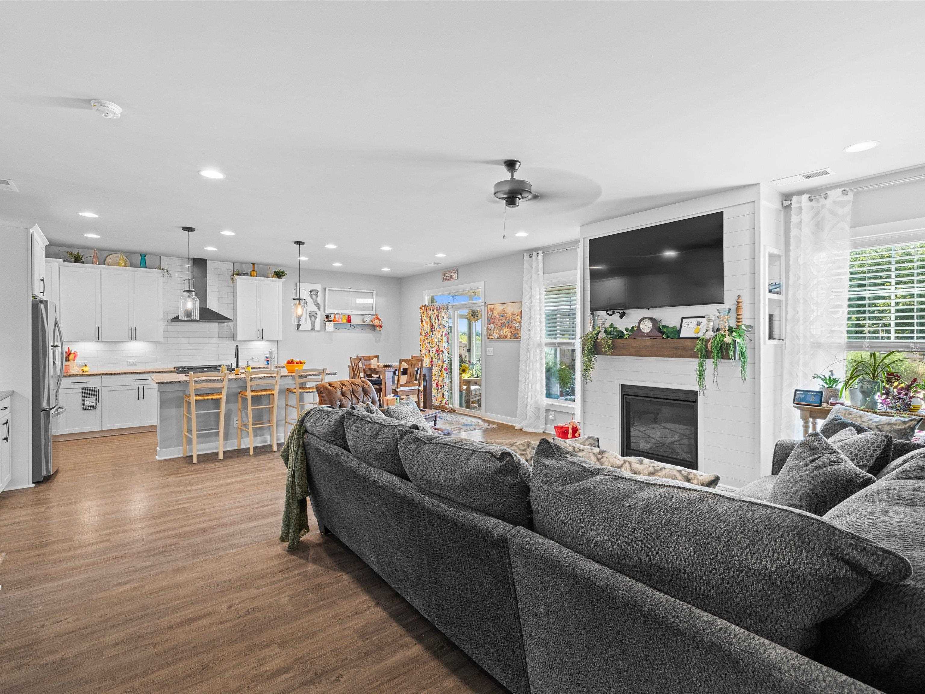 3905 Brookfield Dr, Owensboro, Kentucky 42303, 4 Bedrooms Bedrooms, ,2 BathroomsBathrooms,Single Family Residence,For Sale,Brookfield Dr,93849