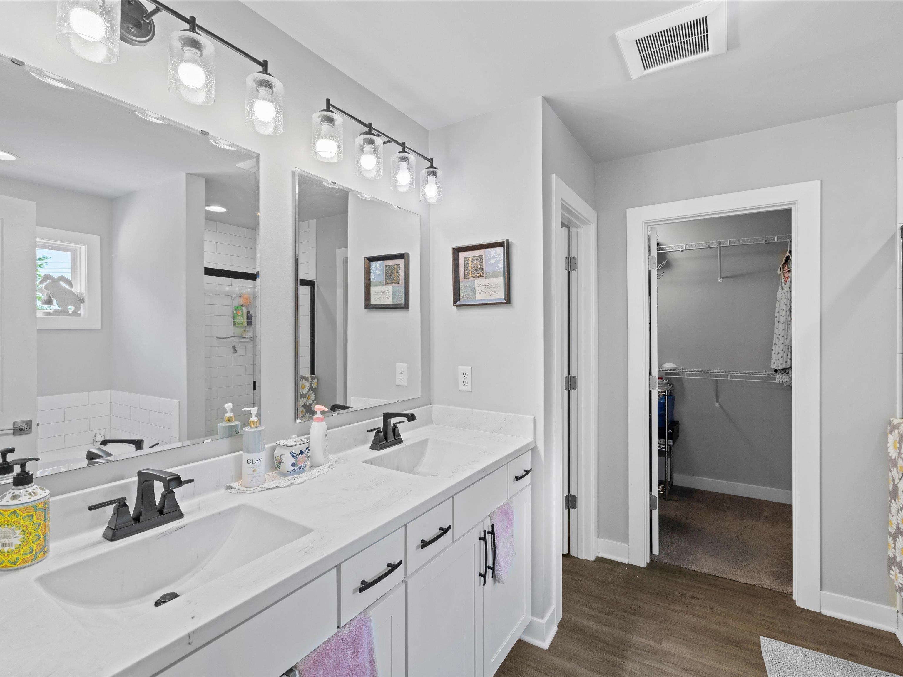 3905 Brookfield Dr, Owensboro, Kentucky 42303, 4 Bedrooms Bedrooms, ,2 BathroomsBathrooms,Single Family Residence,For Sale,Brookfield Dr,93849