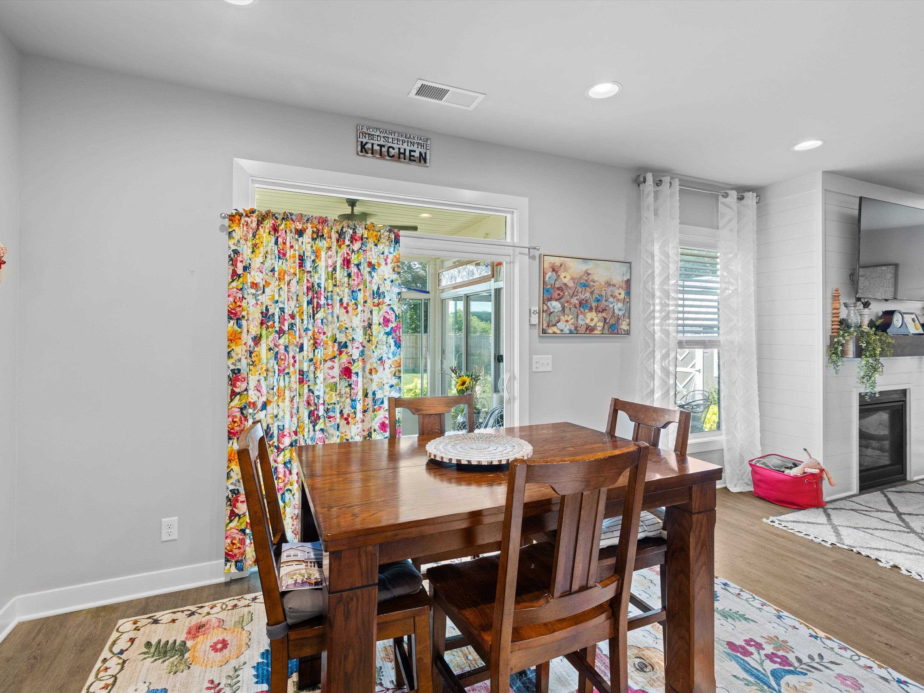 3905 Brookfield Dr, Owensboro, Kentucky 42303, 4 Bedrooms Bedrooms, ,2 BathroomsBathrooms,Single Family Residence,For Sale,Brookfield Dr,93849