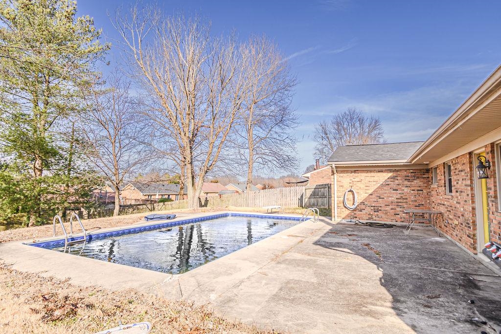 3515 Roundtable Loop, Owensboro, Kentucky 42303, 4 Bedrooms Bedrooms, ,2 BathroomsBathrooms,Single Family Residence,For Sale,Roundtable Loop,93855