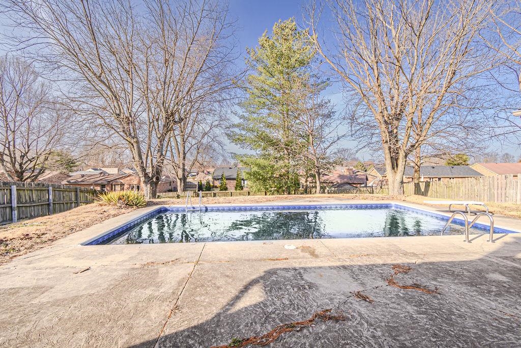 3515 Roundtable Loop, Owensboro, Kentucky 42303, 4 Bedrooms Bedrooms, ,2 BathroomsBathrooms,Single Family Residence,For Sale,Roundtable Loop,93855