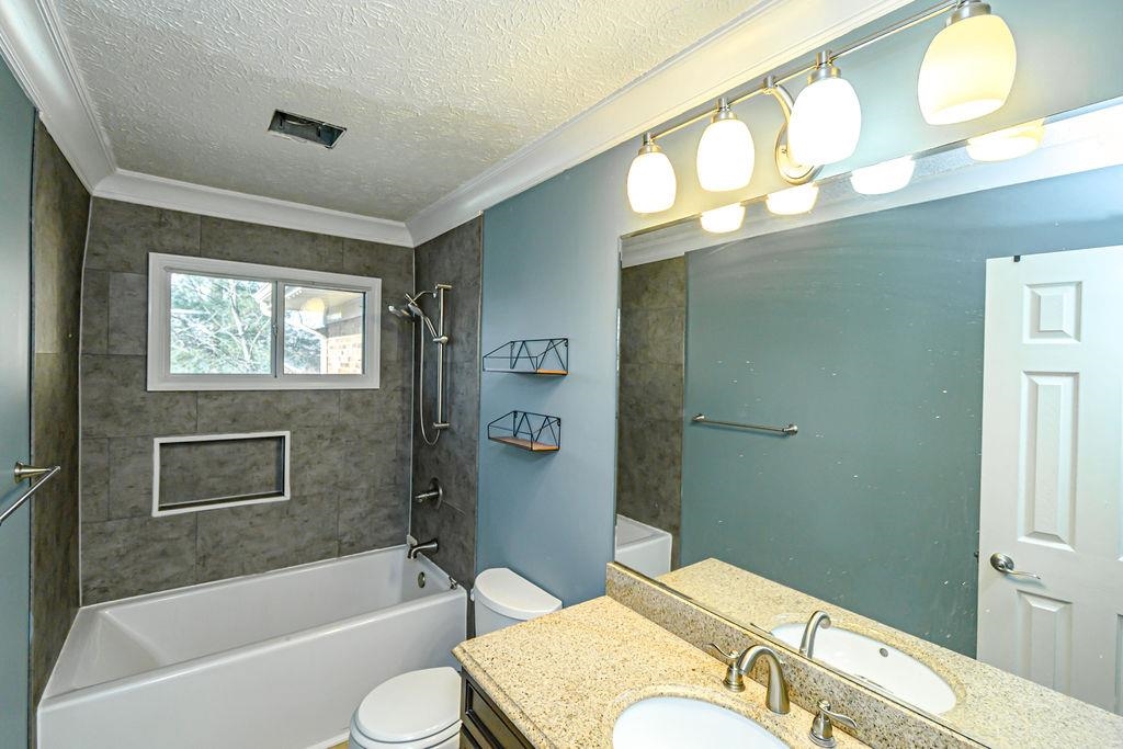 3515 Roundtable Loop, Owensboro, Kentucky 42303, 4 Bedrooms Bedrooms, ,2 BathroomsBathrooms,Single Family Residence,For Sale,Roundtable Loop,93855