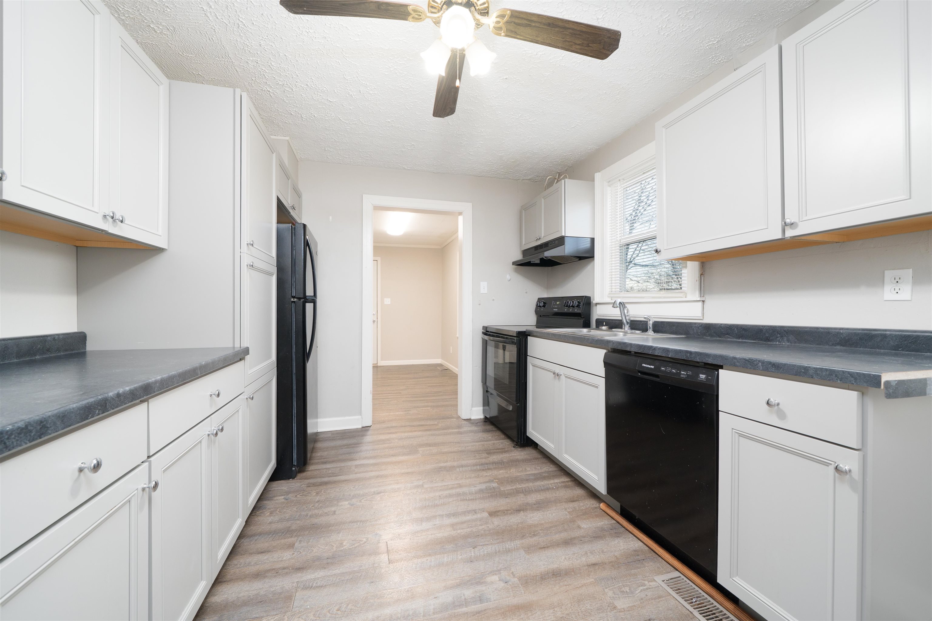 2614 Victory Ct, Owensboro, Kentucky 42303, 3 Bedrooms Bedrooms, ,1 BathroomBathrooms,Single Family Residence,For Sale,Victory Ct,93856