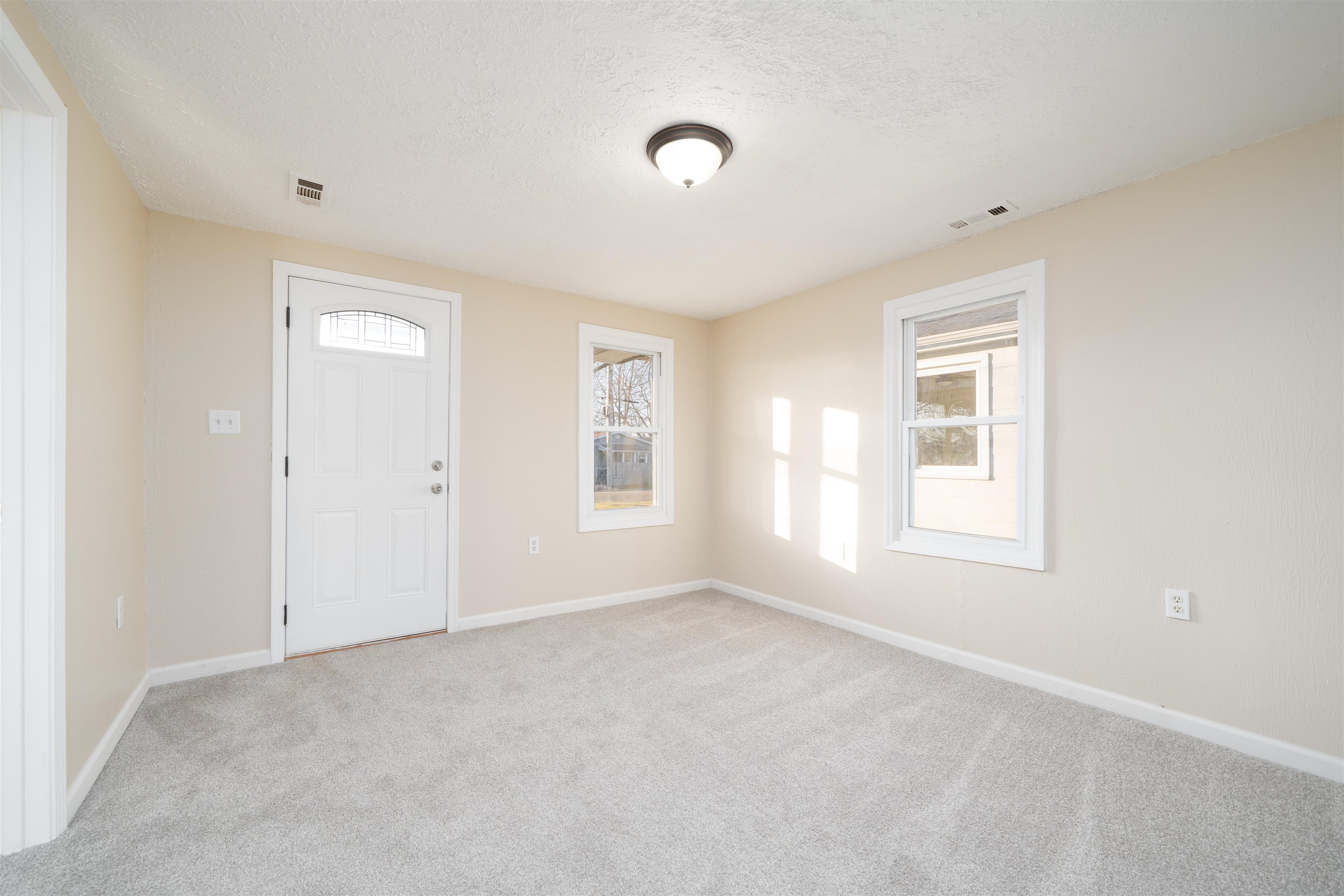 717 Poindexter St, Owensboro, Kentucky 42301, 2 Bedrooms Bedrooms, ,1 BathroomBathrooms,Single Family Residence,For Sale,Poindexter St,93858