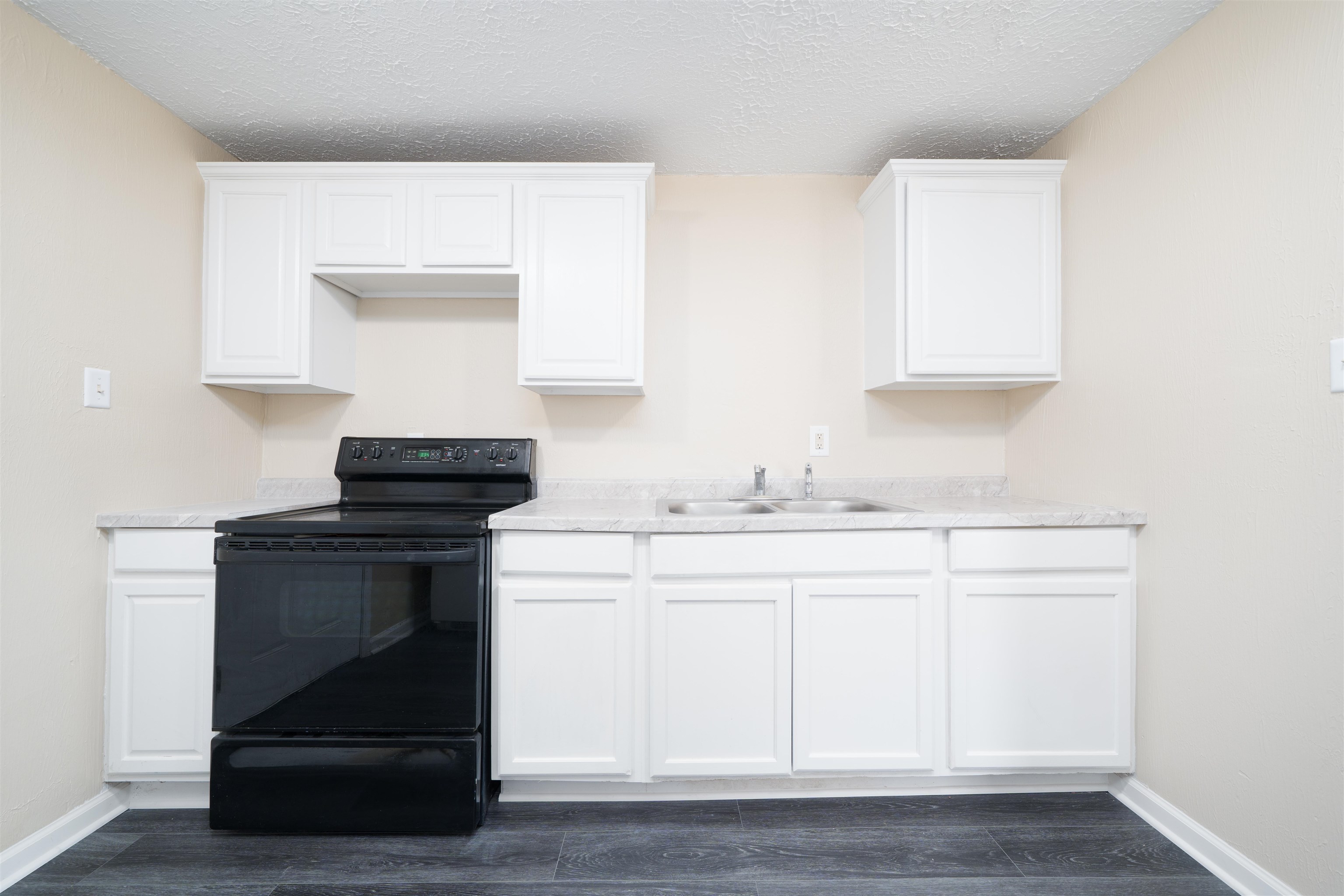 717 Poindexter St, Owensboro, Kentucky 42301, 2 Bedrooms Bedrooms, ,1 BathroomBathrooms,Single Family Residence,For Sale,Poindexter St,93858