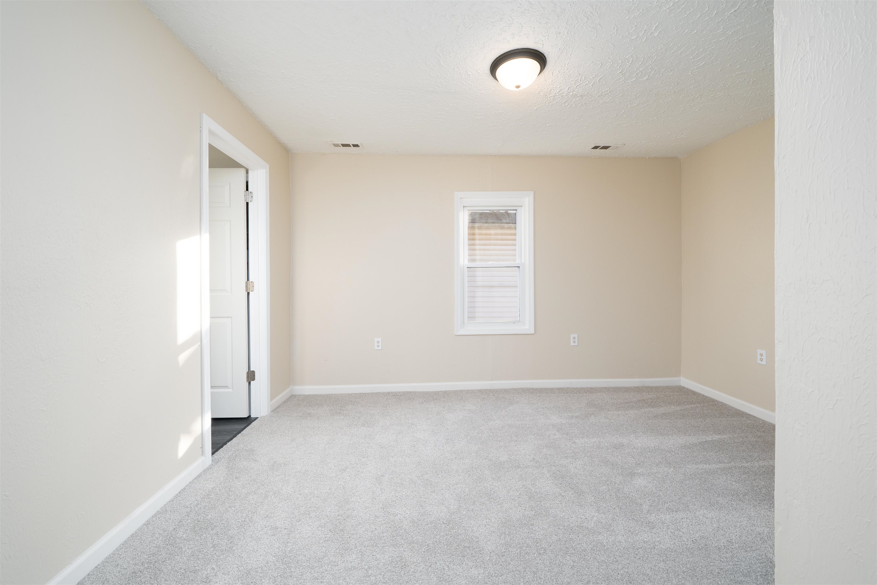 717 Poindexter St, Owensboro, Kentucky 42301, 2 Bedrooms Bedrooms, ,1 BathroomBathrooms,Single Family Residence,For Sale,Poindexter St,93858