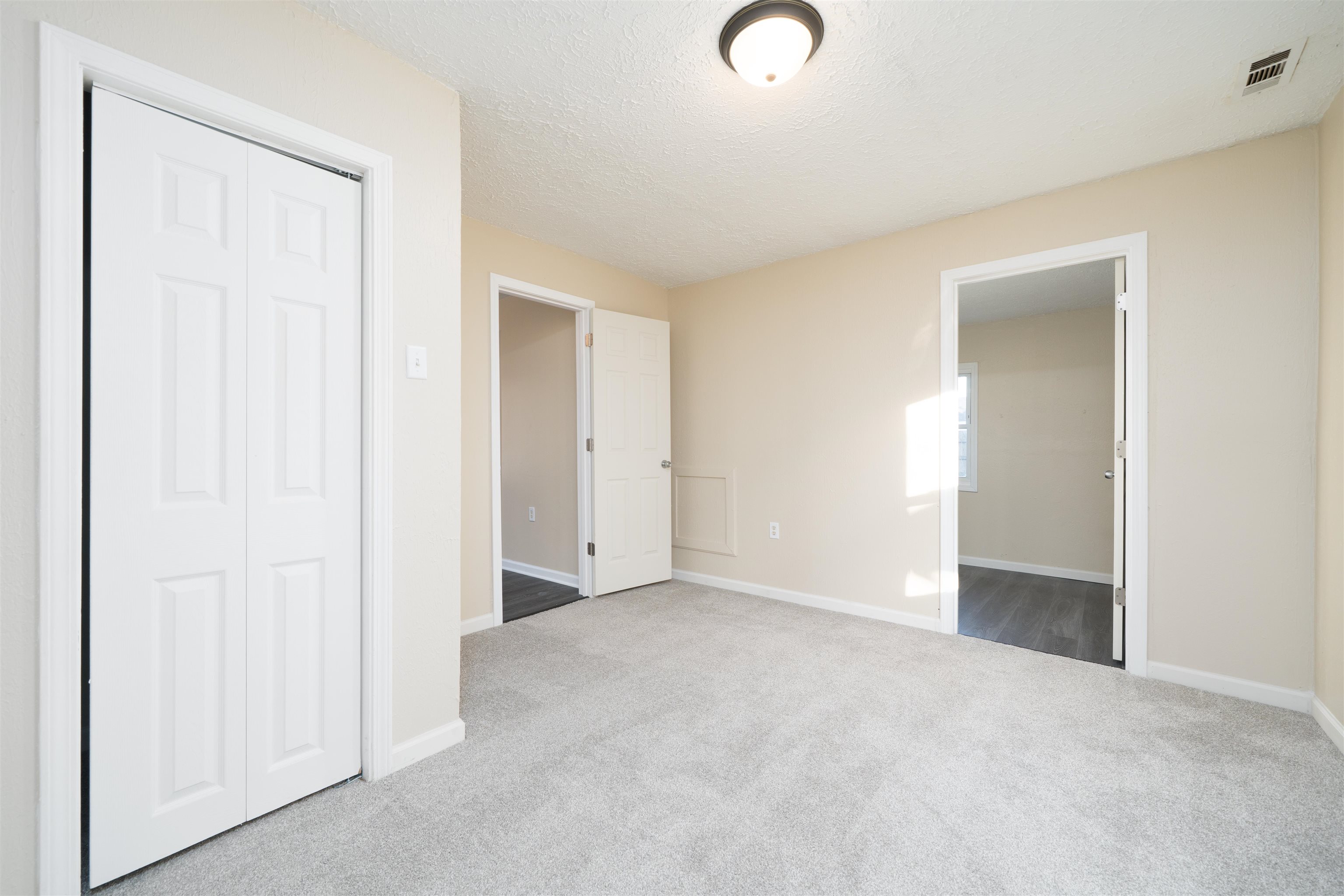 717 Poindexter St, Owensboro, Kentucky 42301, 2 Bedrooms Bedrooms, ,1 BathroomBathrooms,Single Family Residence,For Sale,Poindexter St,93858