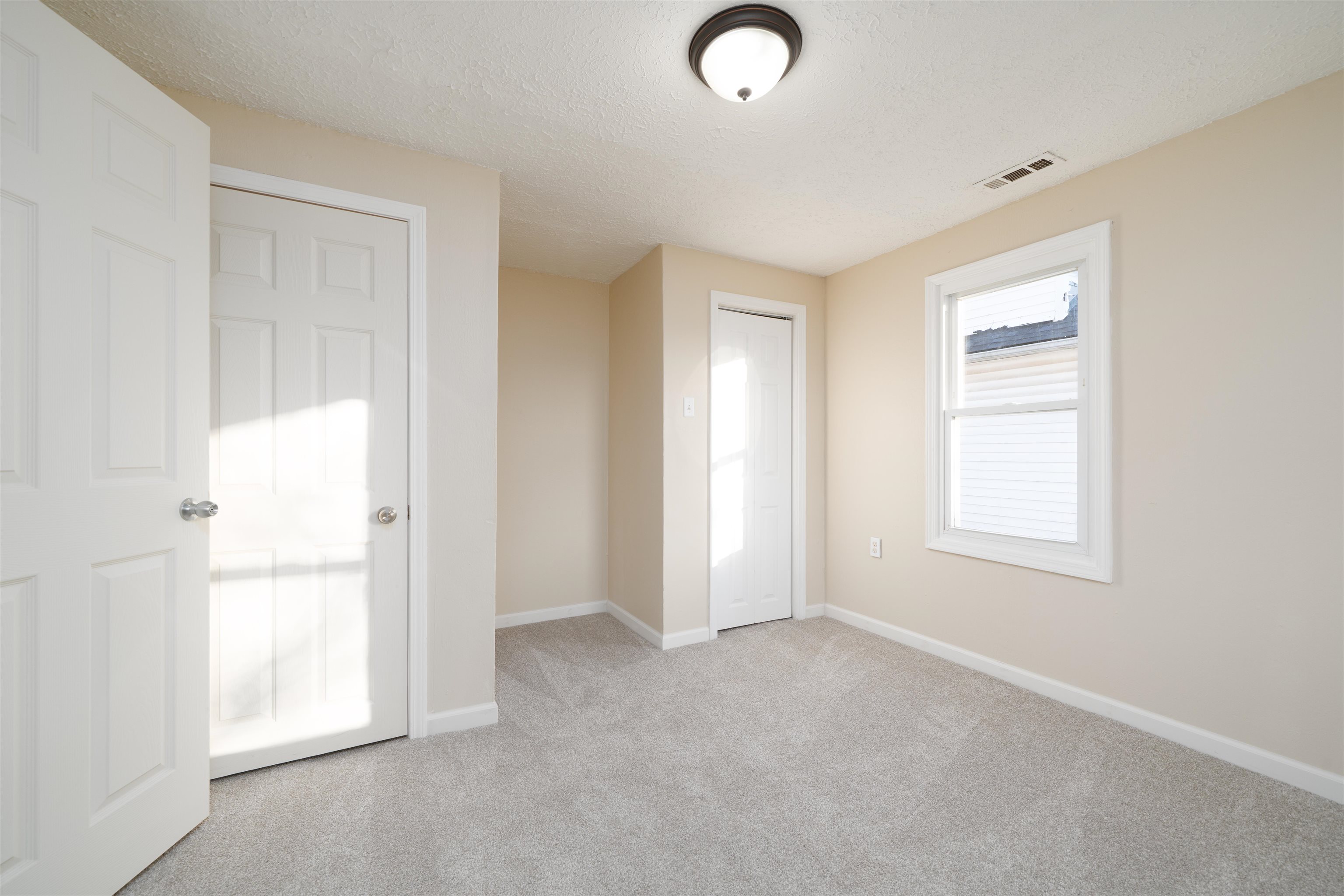 717 Poindexter St, Owensboro, Kentucky 42301, 2 Bedrooms Bedrooms, ,1 BathroomBathrooms,Single Family Residence,For Sale,Poindexter St,93858