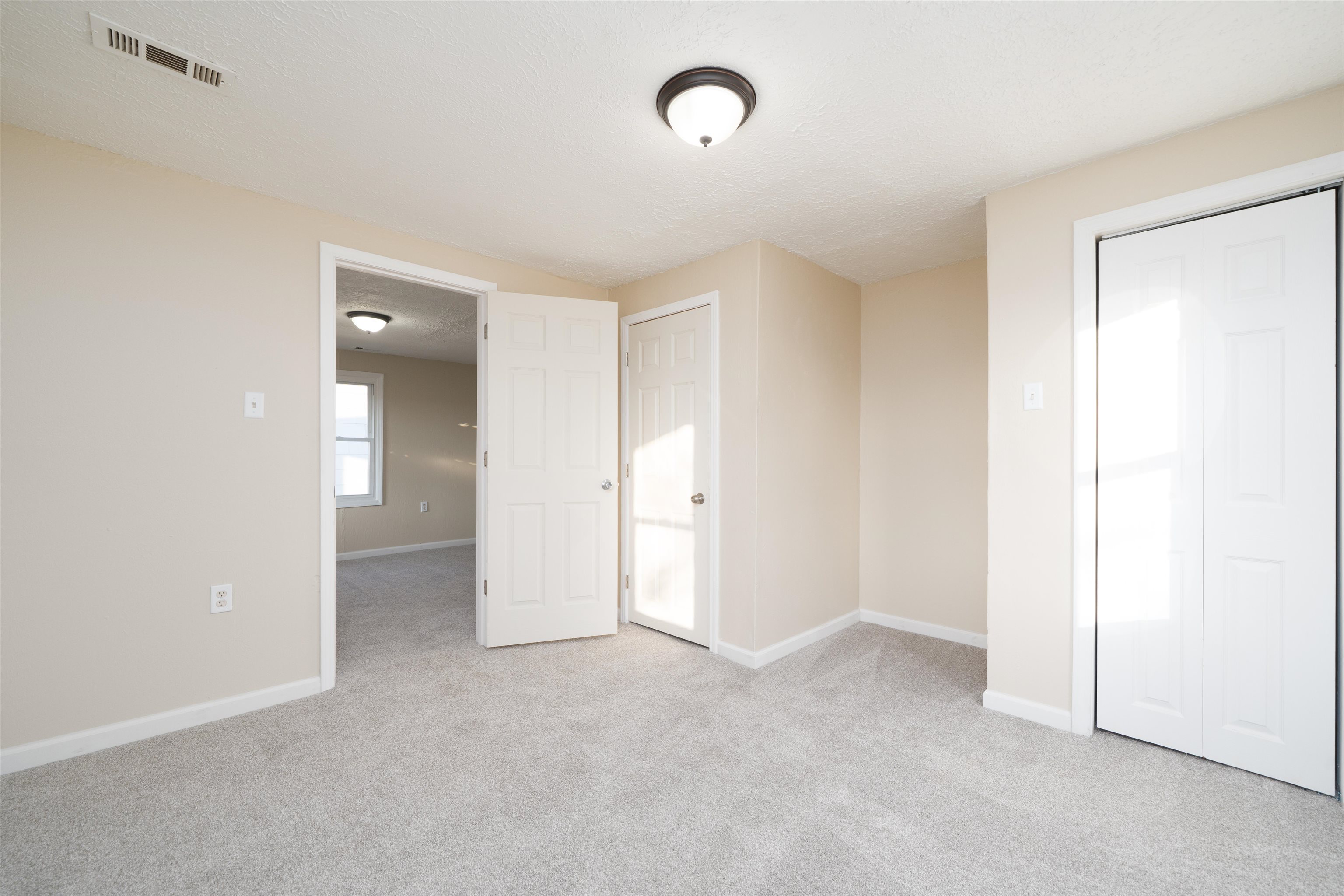 717 Poindexter St, Owensboro, Kentucky 42301, 2 Bedrooms Bedrooms, ,1 BathroomBathrooms,Single Family Residence,For Sale,Poindexter St,93858