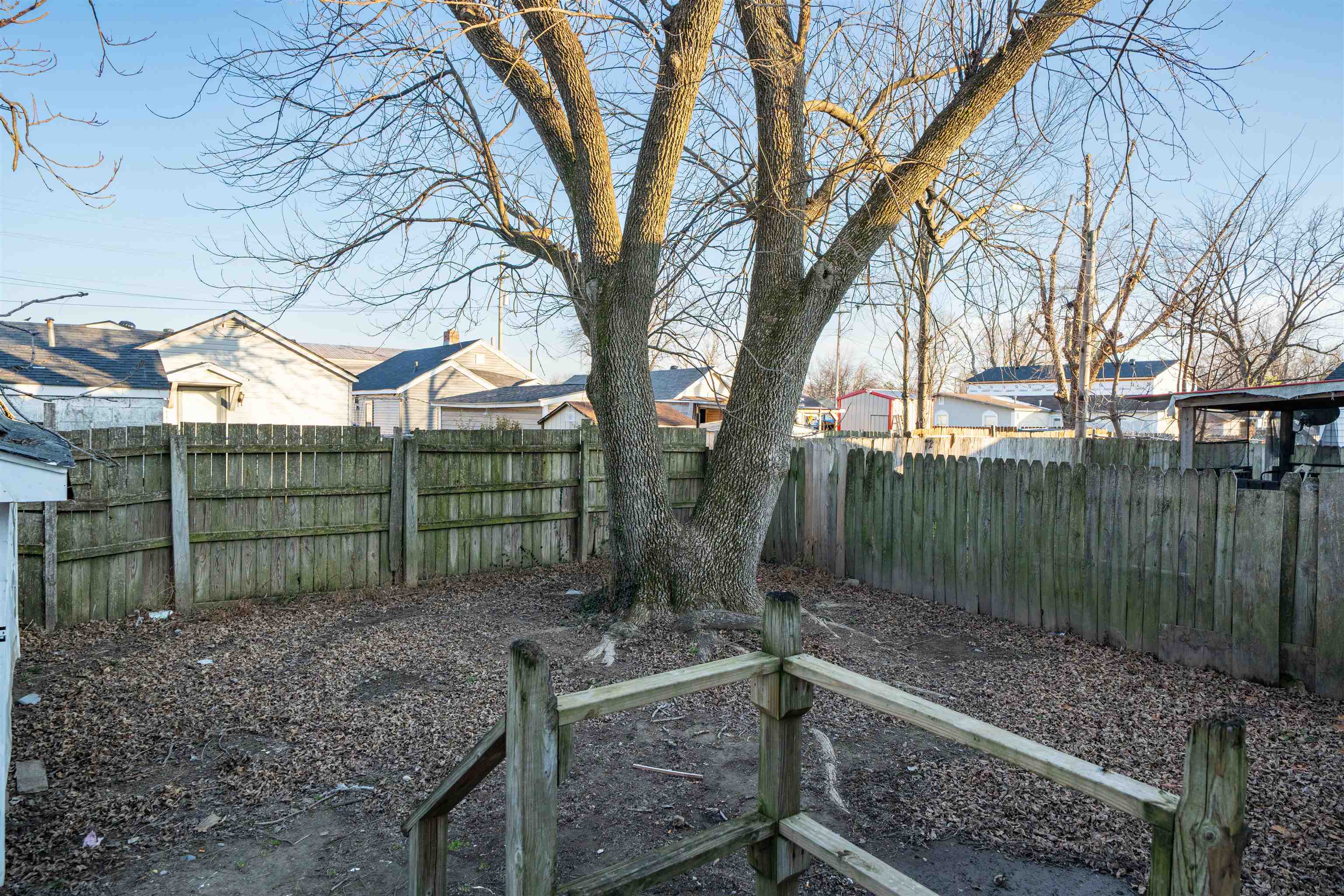 717 Poindexter St, Owensboro, Kentucky 42301, 2 Bedrooms Bedrooms, ,1 BathroomBathrooms,Single Family Residence,For Sale,Poindexter St,93858