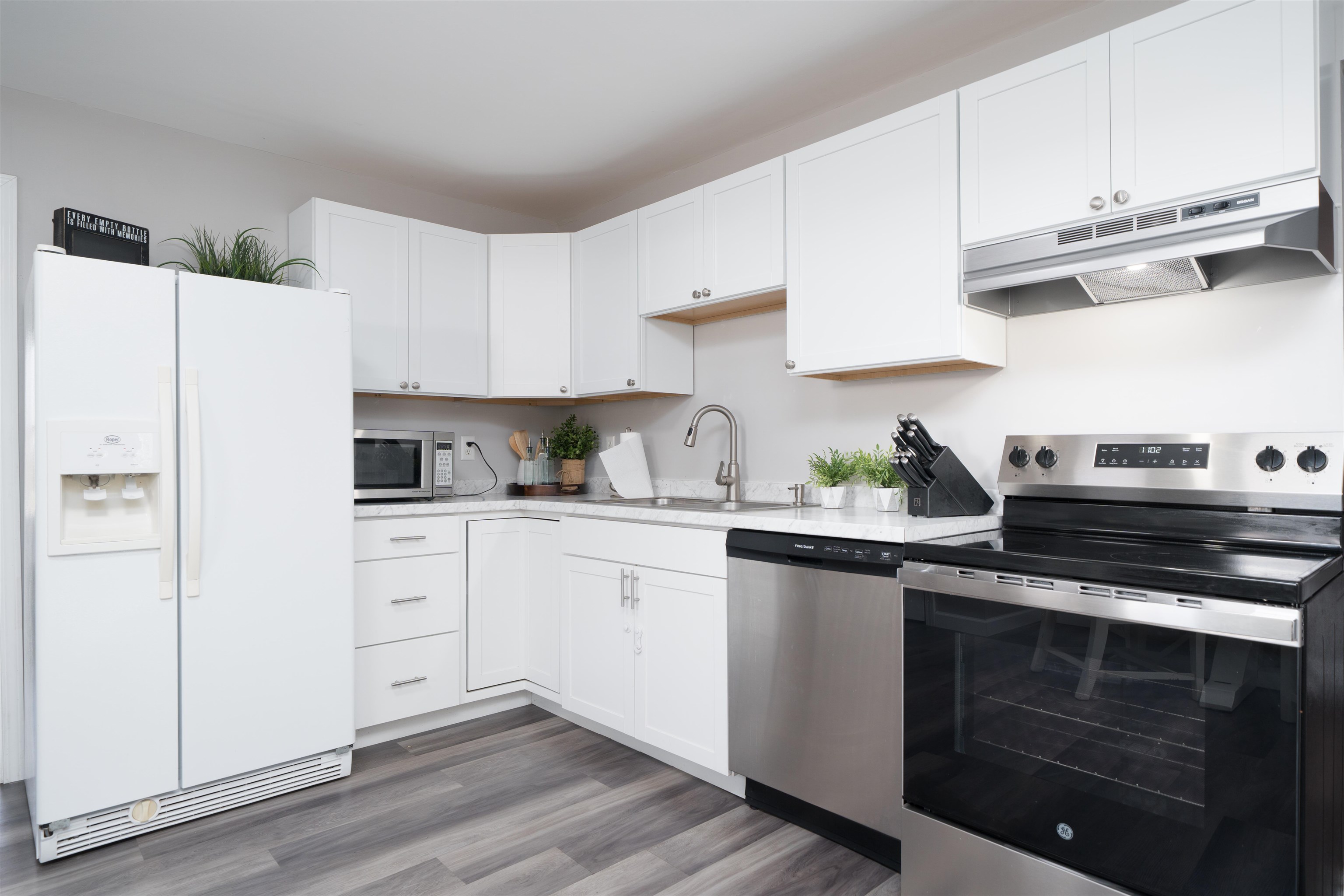 7231 Julia Ave, Owensboro, Kentucky 42301, 3 Bedrooms Bedrooms, ,1 BathroomBathrooms,Single Family Residence,For Sale,Julia Ave,93860