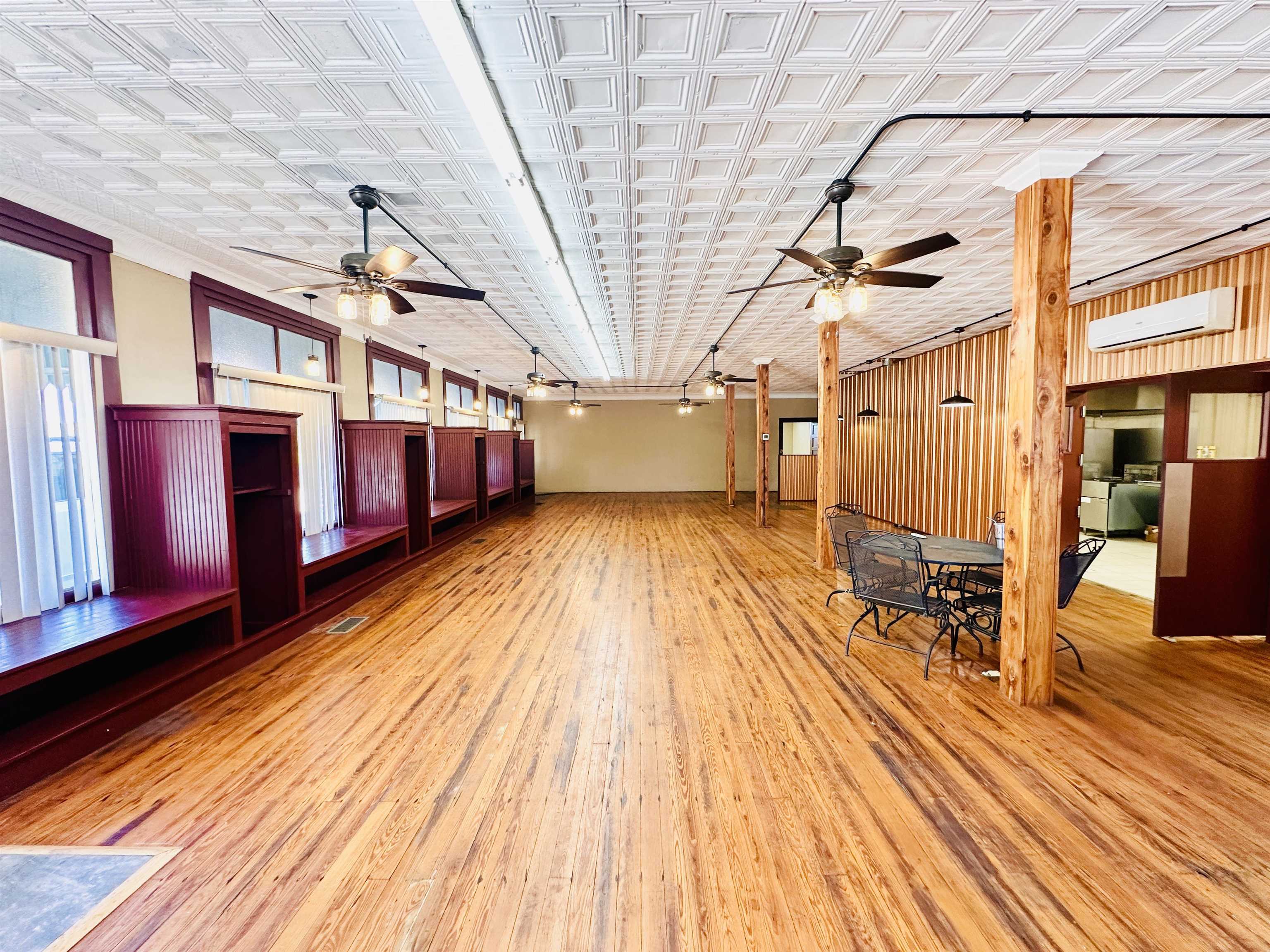 202 Main Street, Caneyville, Kentucky 42721, ,Business,For Sale,Main Street,93863