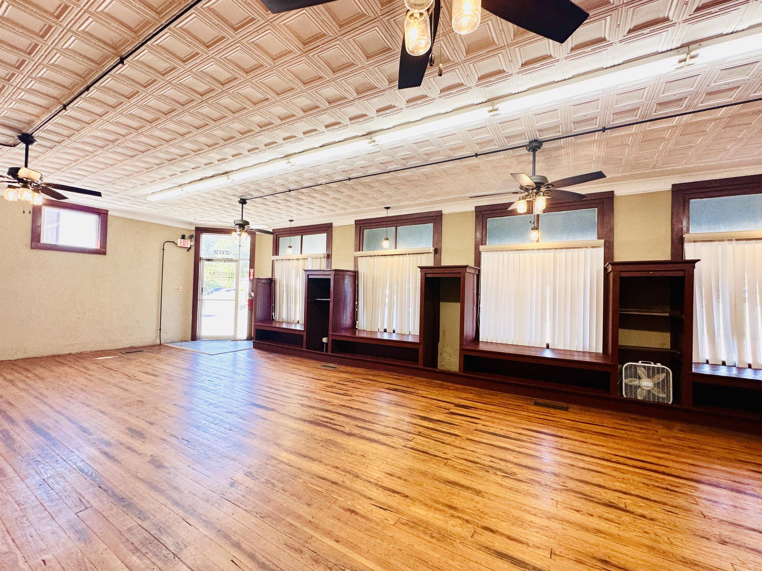 202 Main Street, Caneyville, Kentucky 42721, ,Business,For Sale,Main Street,93863