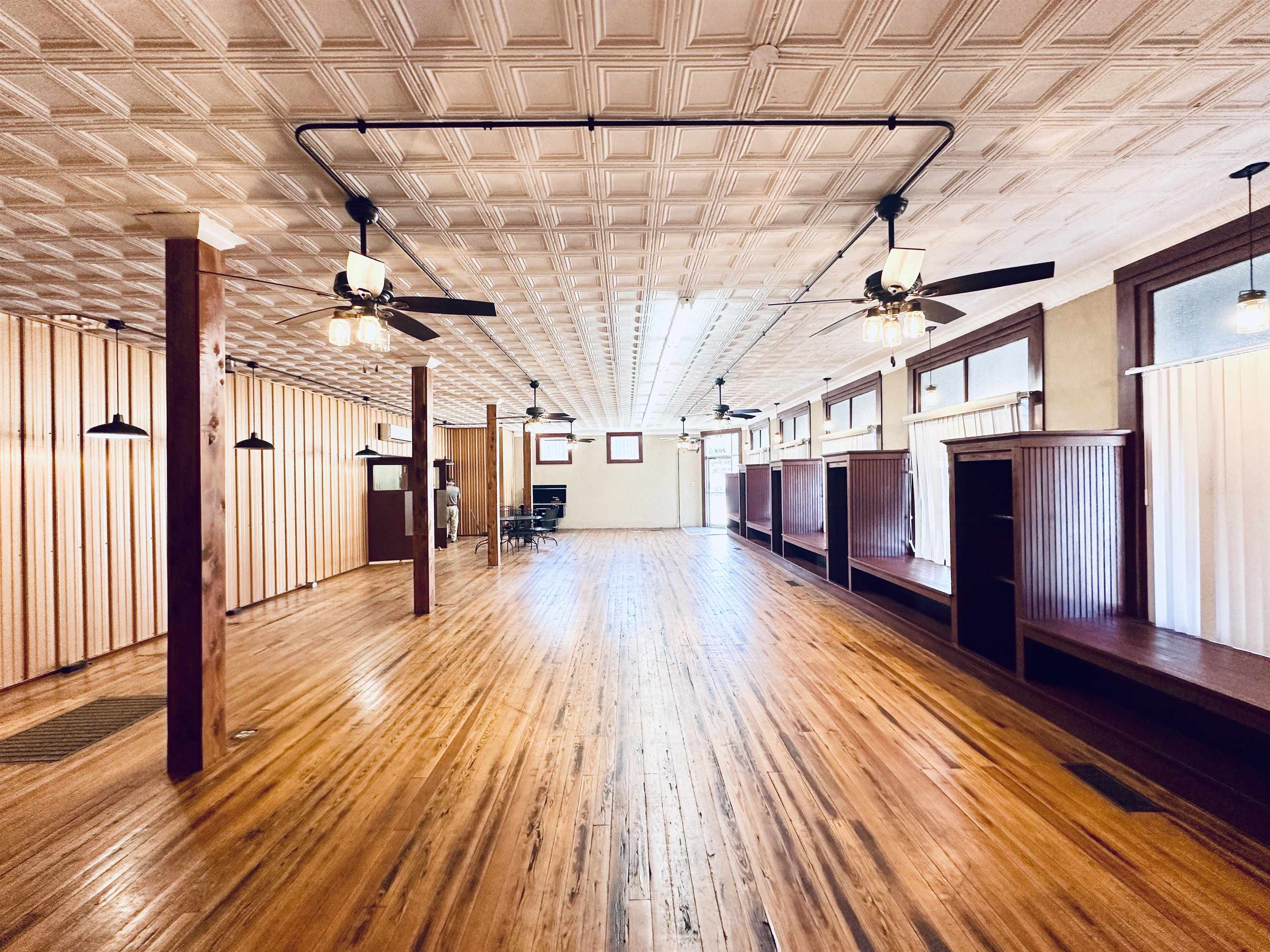 202 Main Street, Caneyville, Kentucky 42721, ,Business,For Sale,Main Street,93863