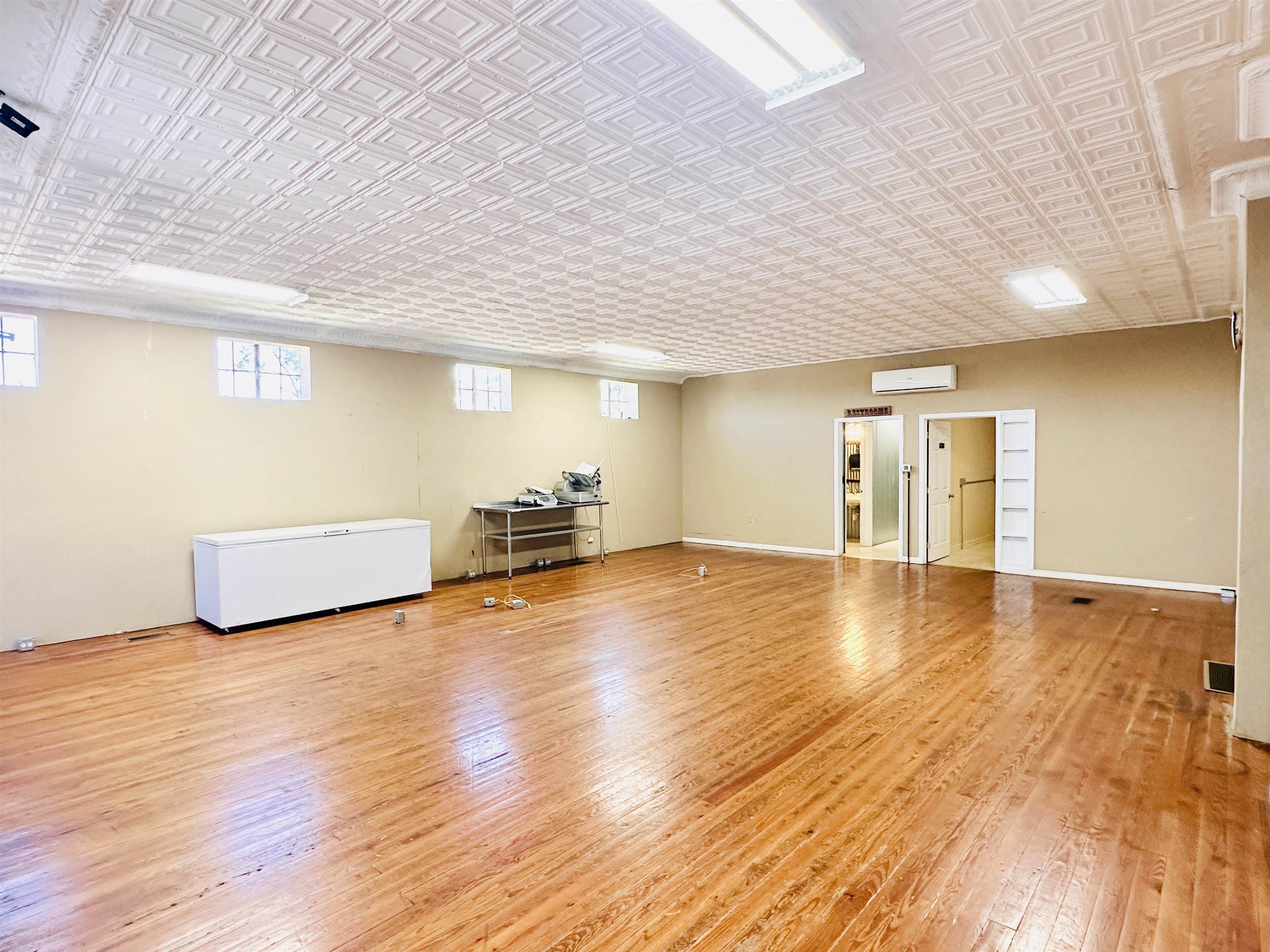 202 Main Street, Caneyville, Kentucky 42721, ,Business,For Sale,Main Street,93863