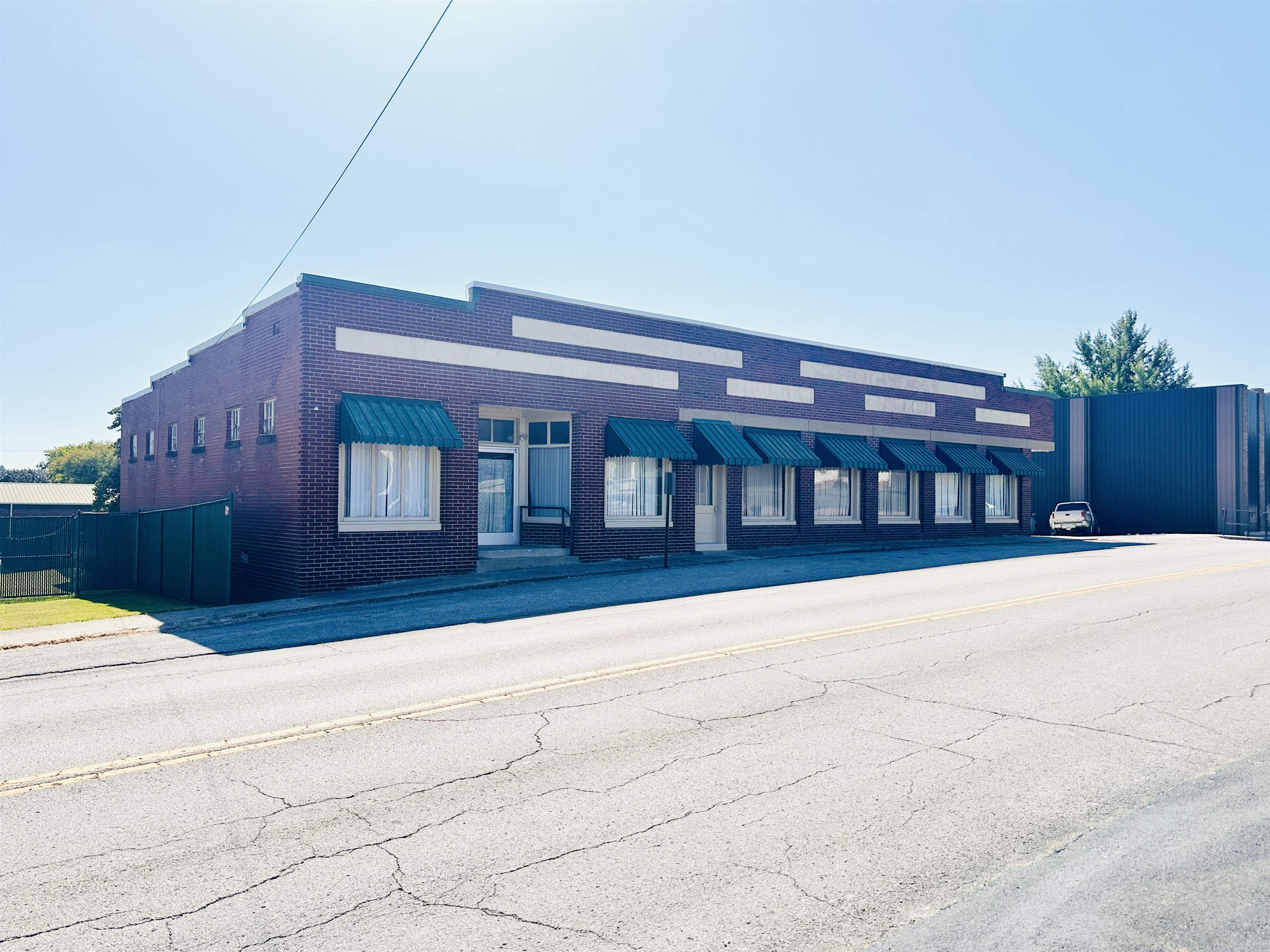 202 Main Street, Caneyville, Kentucky 42721, ,Business,For Sale,Main Street,93863