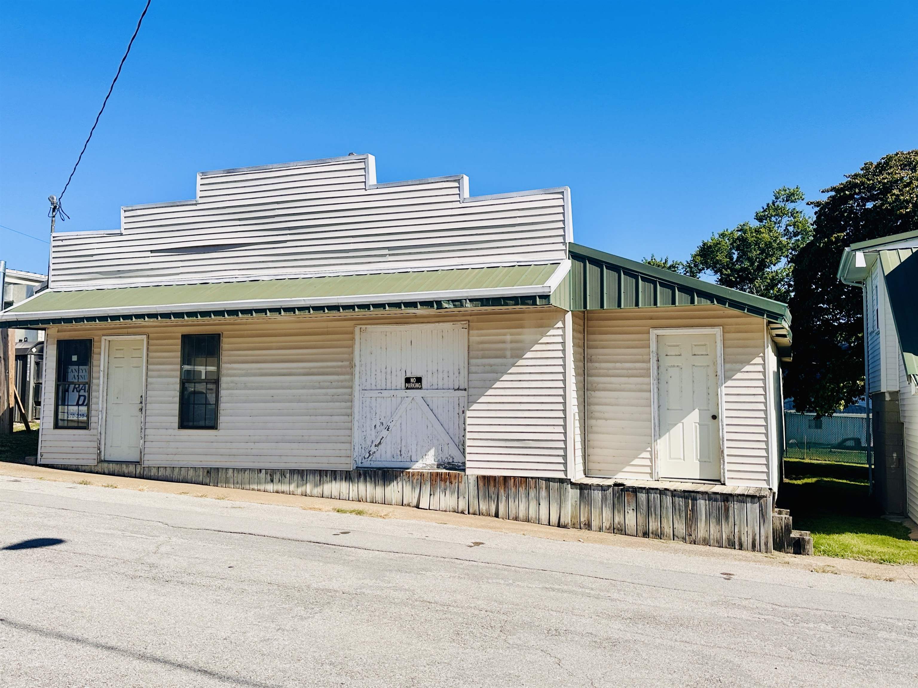 202 Main Street, Caneyville, Kentucky 42721, ,Business,For Sale,Main Street,93863