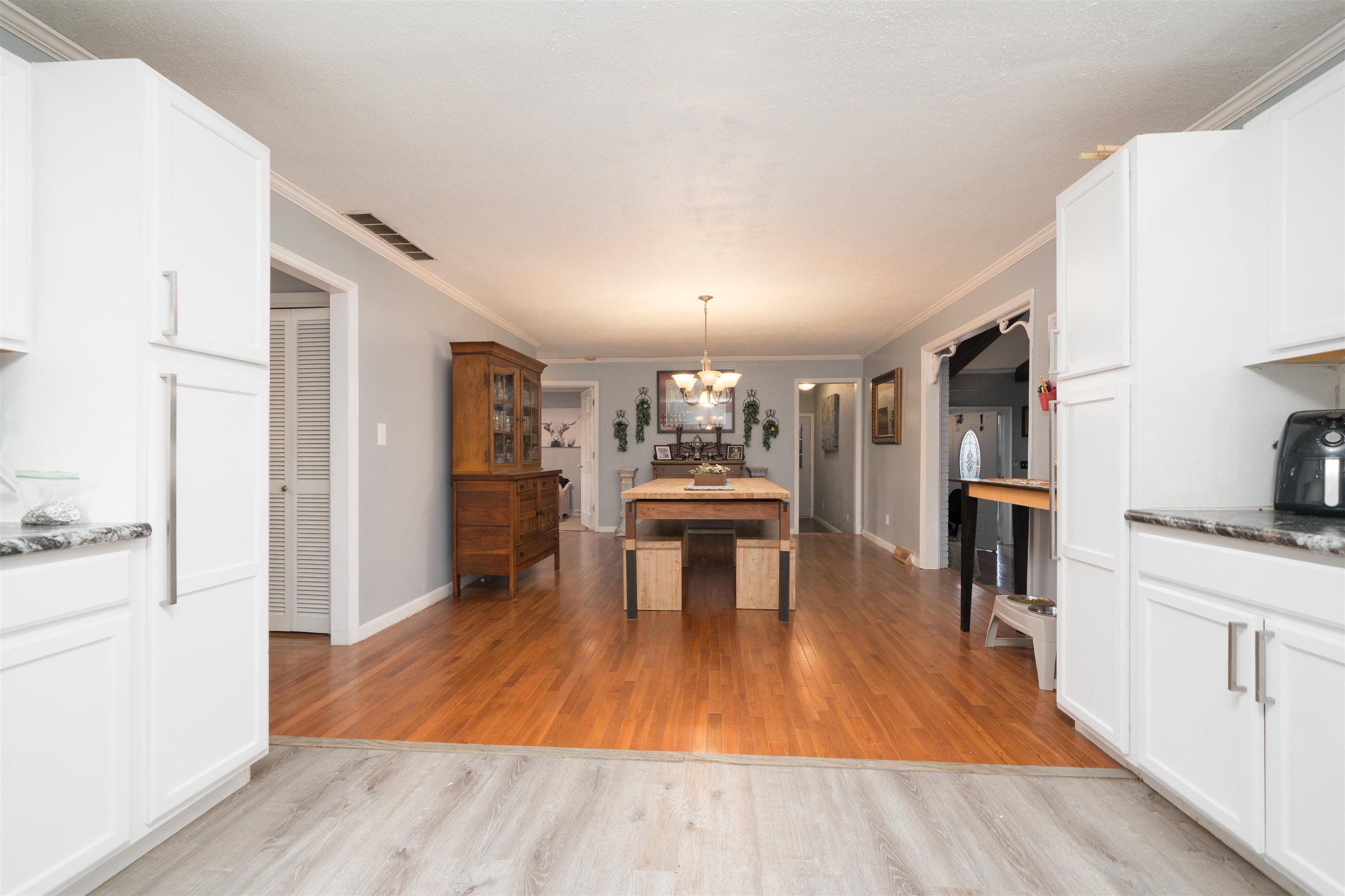 2541 Woodland Dr, Owensboro, Kentucky 42301, 3 Bedrooms Bedrooms, ,3 BathroomsBathrooms,Single Family Residence,For Sale,Woodland Dr,93864