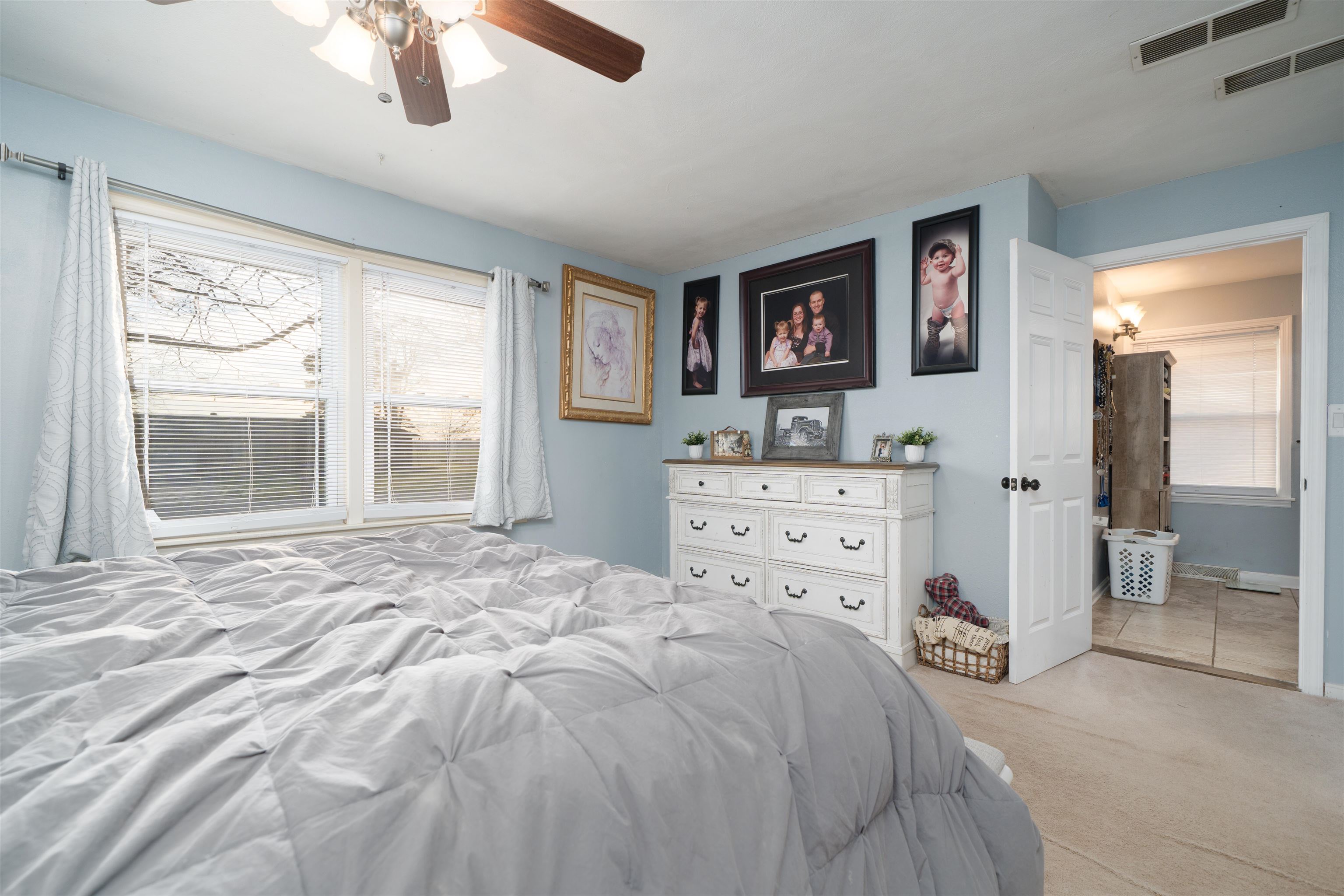 2541 Woodland Dr, Owensboro, Kentucky 42301, 3 Bedrooms Bedrooms, ,3 BathroomsBathrooms,Single Family Residence,For Sale,Woodland Dr,93864