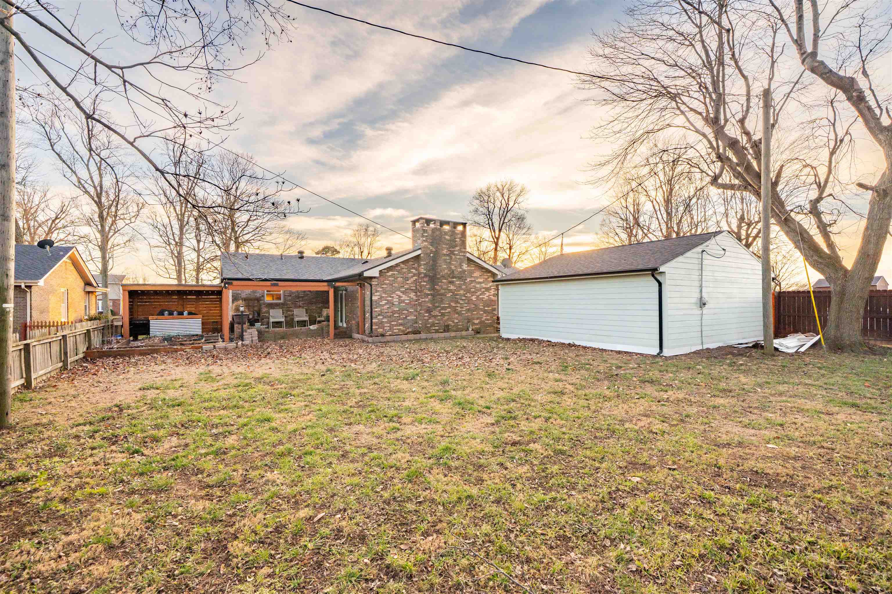 2541 Woodland Dr, Owensboro, Kentucky 42301, 3 Bedrooms Bedrooms, ,3 BathroomsBathrooms,Single Family Residence,For Sale,Woodland Dr,93864