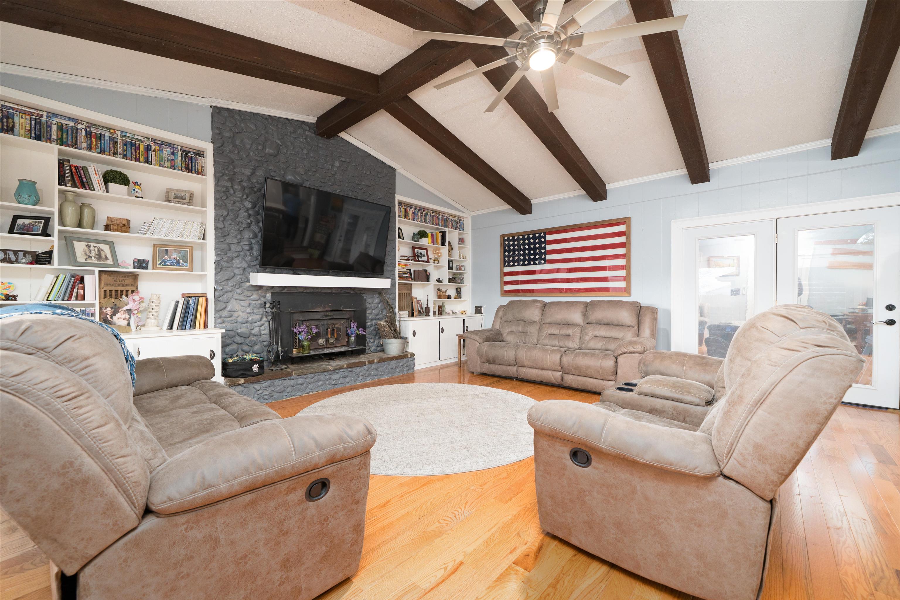 2541 Woodland Dr, Owensboro, Kentucky 42301, 3 Bedrooms Bedrooms, ,3 BathroomsBathrooms,Single Family Residence,For Sale,Woodland Dr,93864