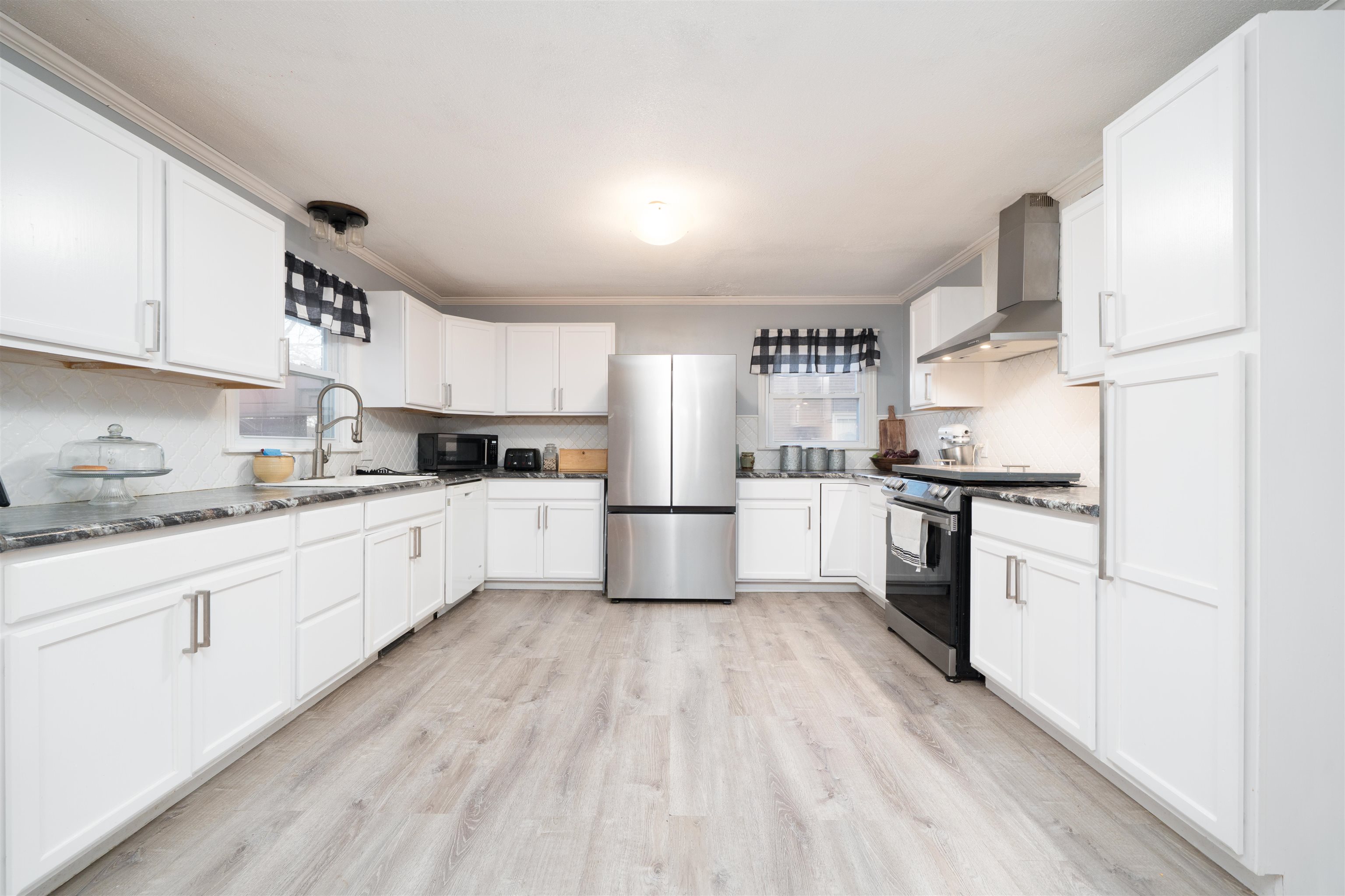 2541 Woodland Dr, Owensboro, Kentucky 42301, 3 Bedrooms Bedrooms, ,3 BathroomsBathrooms,Single Family Residence,For Sale,Woodland Dr,93864