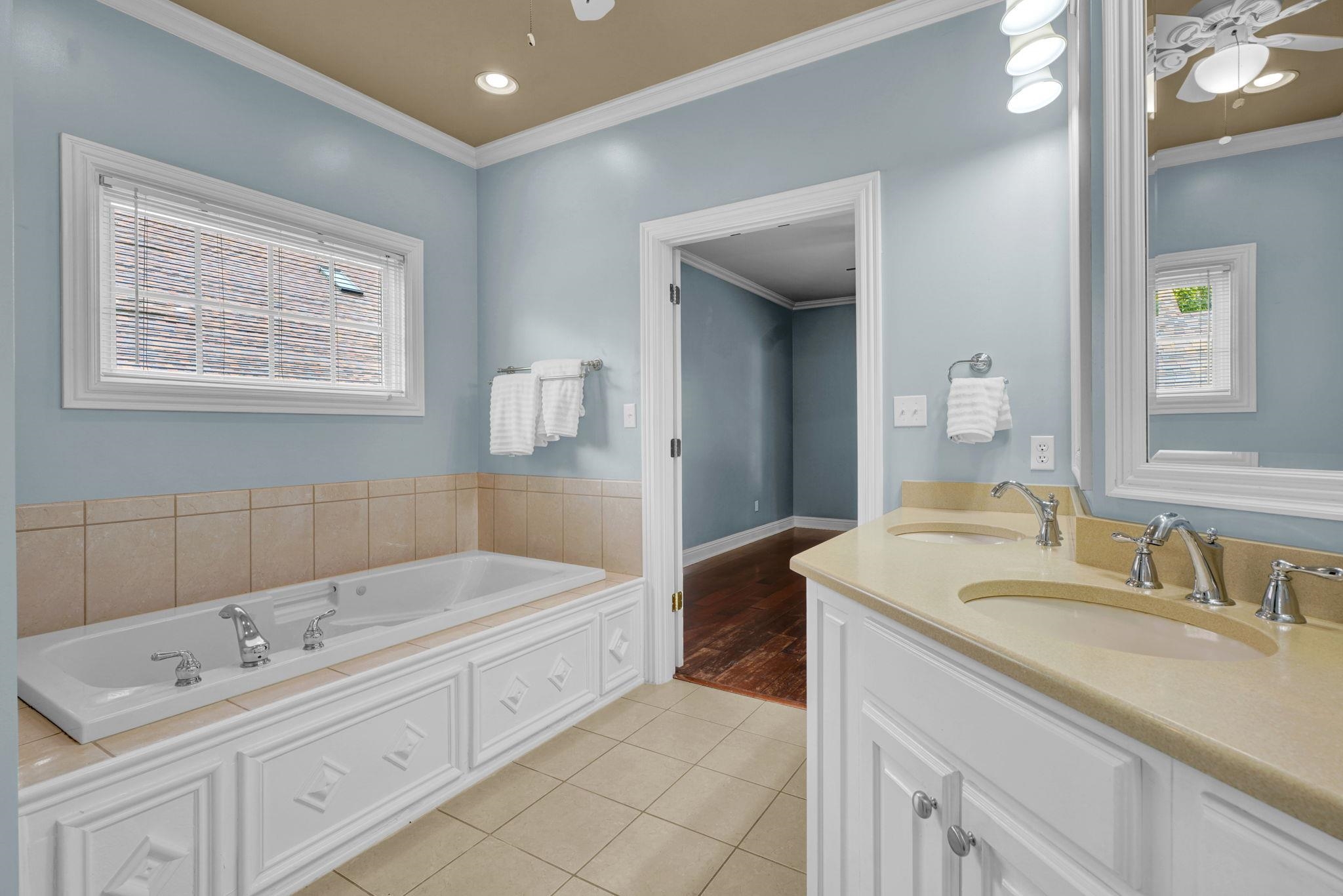 2981 Lost Lake Cove, Owensboro, Kentucky 42303, 4 Bedrooms Bedrooms, ,3 BathroomsBathrooms,Single Family Residence,For Sale,Lost Lake Cove,93874