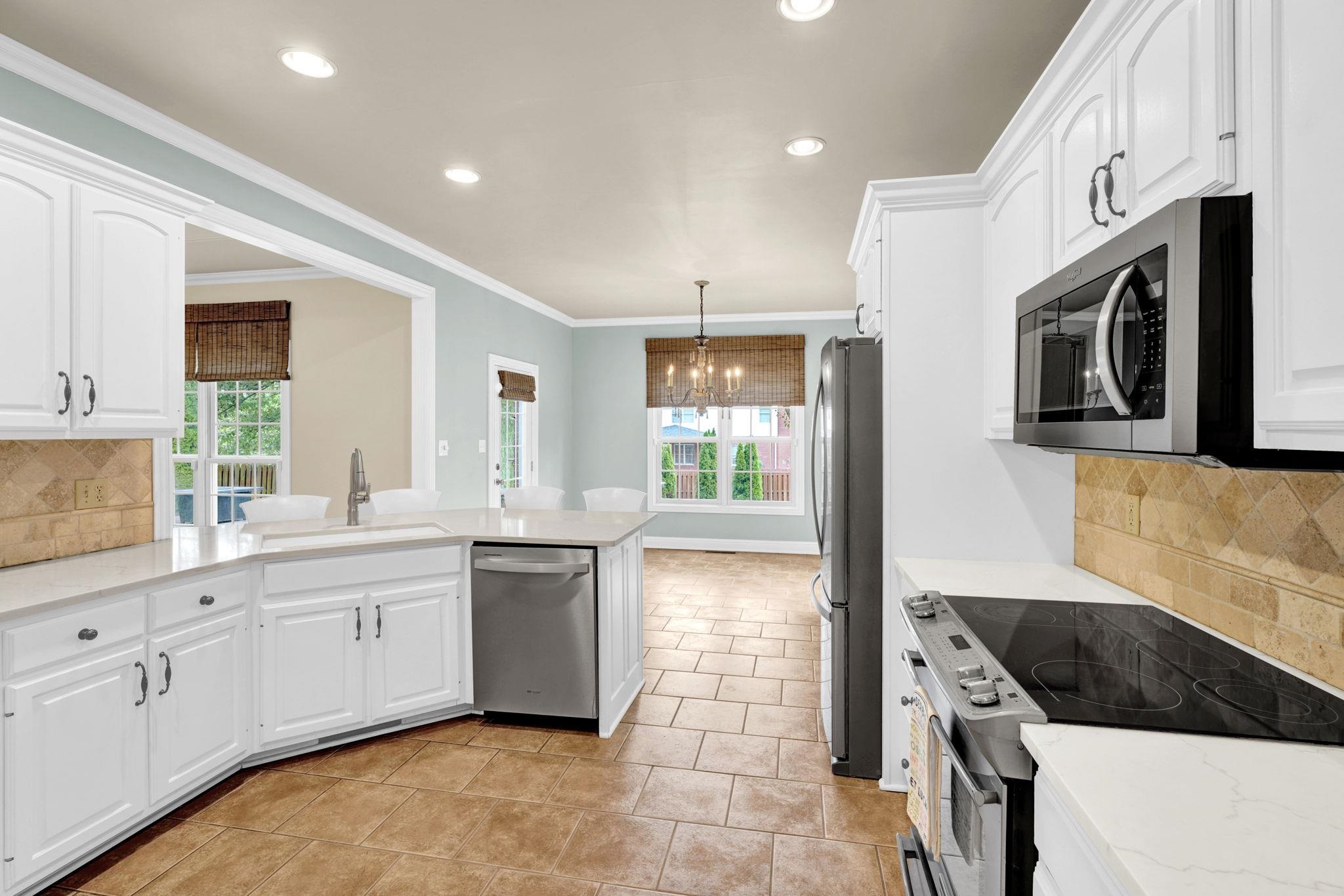 2981 Lost Lake Cove, Owensboro, Kentucky 42303, 4 Bedrooms Bedrooms, ,3 BathroomsBathrooms,Single Family Residence,For Sale,Lost Lake Cove,93874