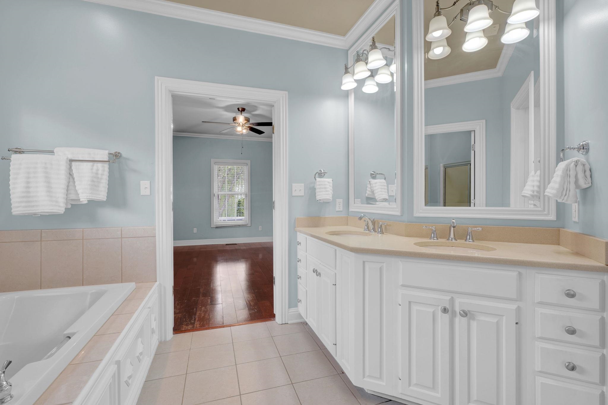 2981 Lost Lake Cove, Owensboro, Kentucky 42303, 4 Bedrooms Bedrooms, ,3 BathroomsBathrooms,Single Family Residence,For Sale,Lost Lake Cove,93874