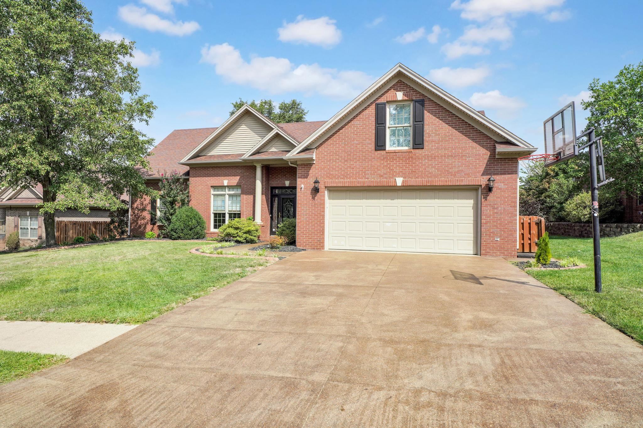 2981 Lost Lake Cove, Owensboro, Kentucky 42303, 4 Bedrooms Bedrooms, ,3 BathroomsBathrooms,Single Family Residence,For Sale,Lost Lake Cove,93874