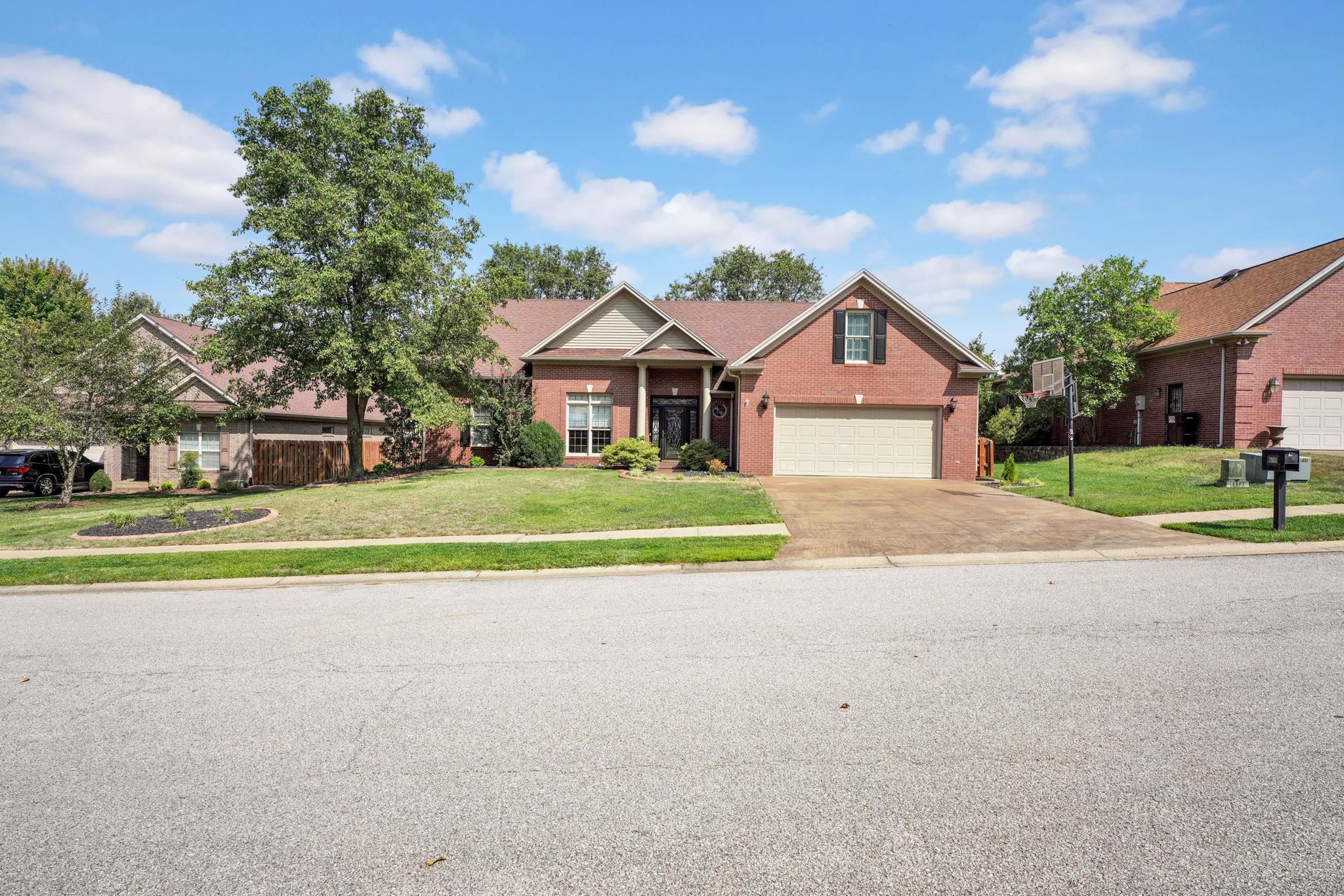 2981 Lost Lake Cove, Owensboro, Kentucky 42303, 4 Bedrooms Bedrooms, ,3 BathroomsBathrooms,Single Family Residence,For Sale,Lost Lake Cove,93874