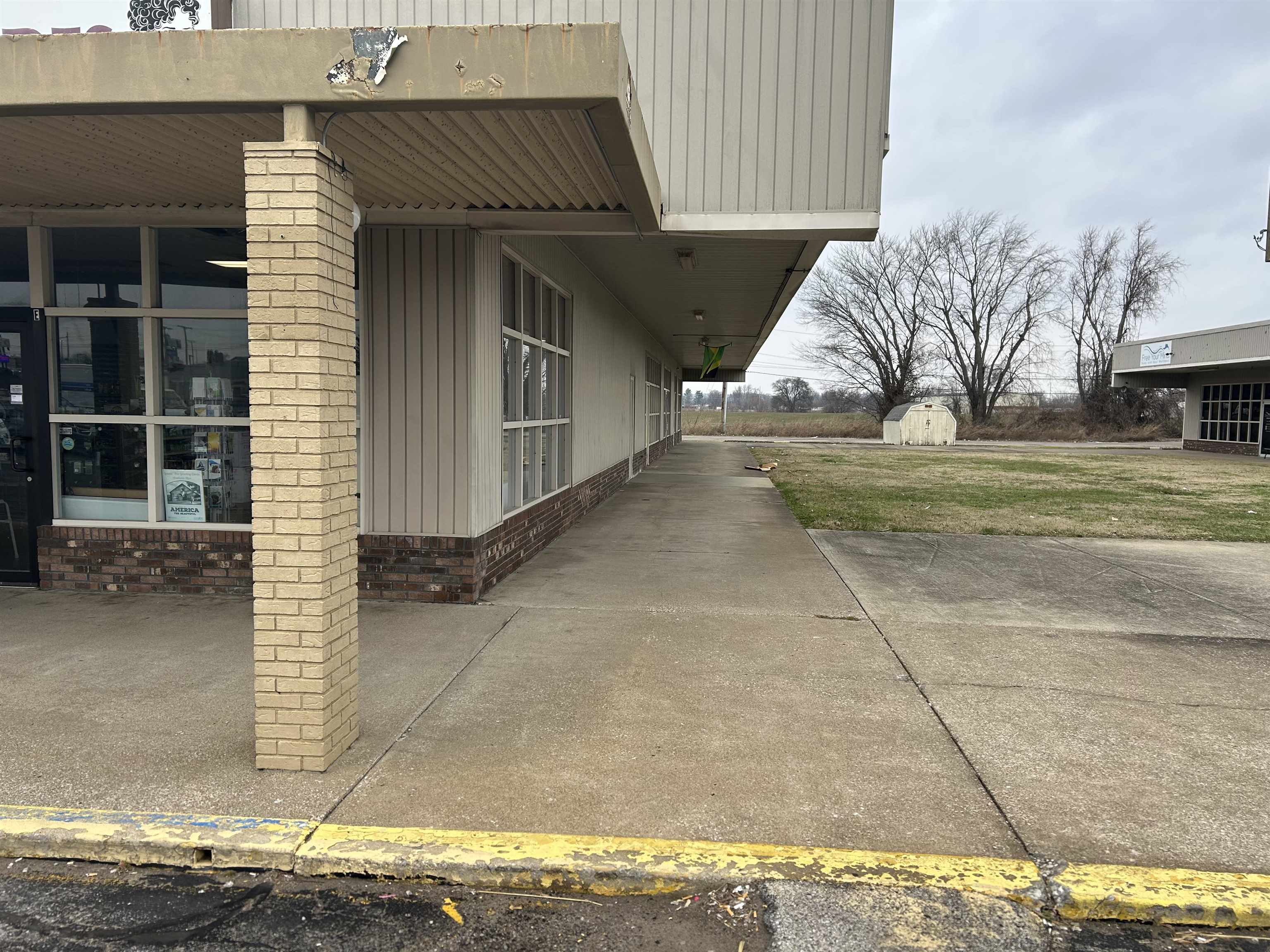 2845 Parrish Avenue, Owensboro, Kentucky 42301, ,Retail,For Sale,Parrish Avenue,93878