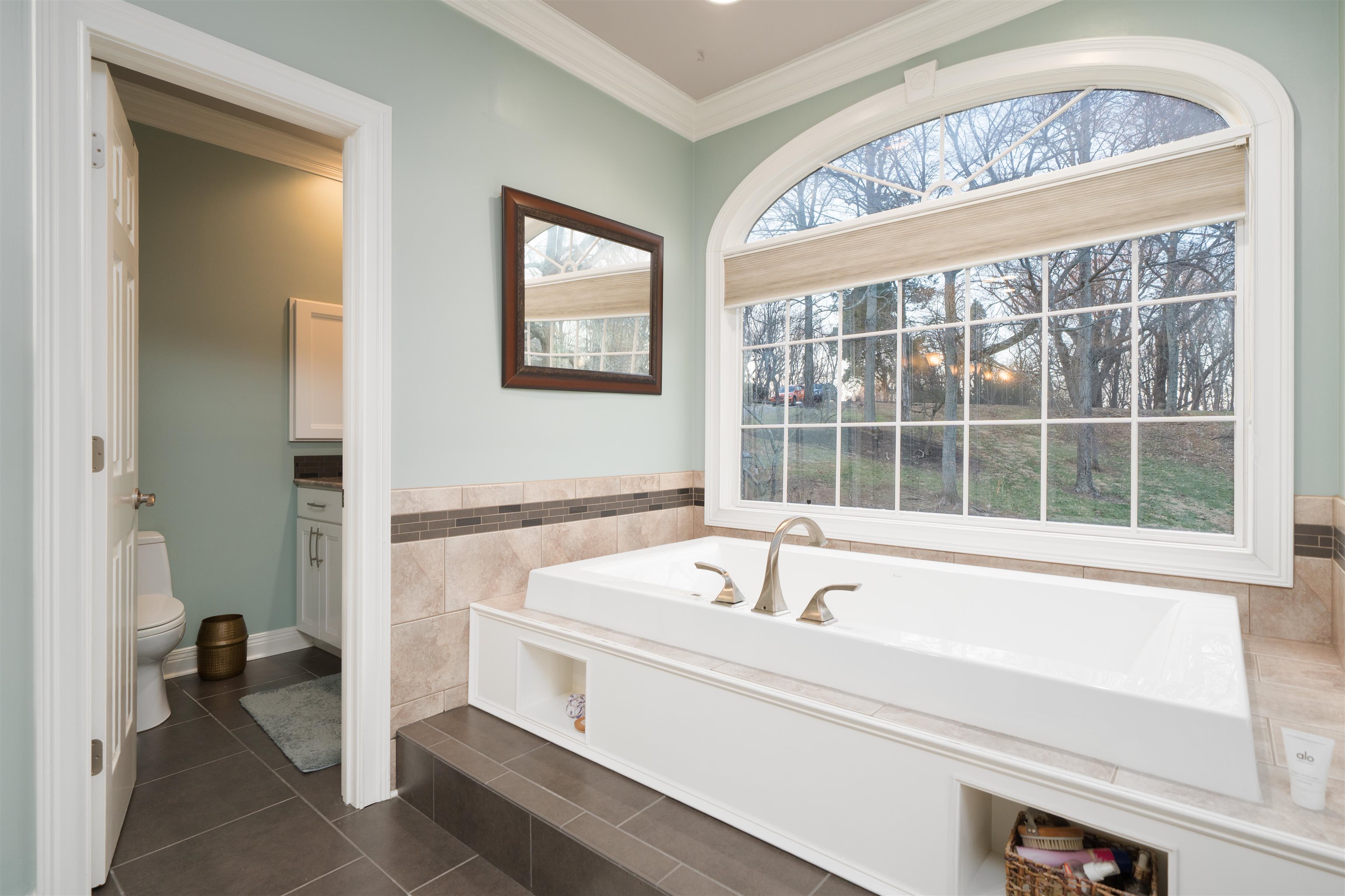 11 Hilltop Drive, Owensboro, Kentucky 42303, 4 Bedrooms Bedrooms, ,3 BathroomsBathrooms,Single Family Residence,For Sale,Hilltop Drive,93881