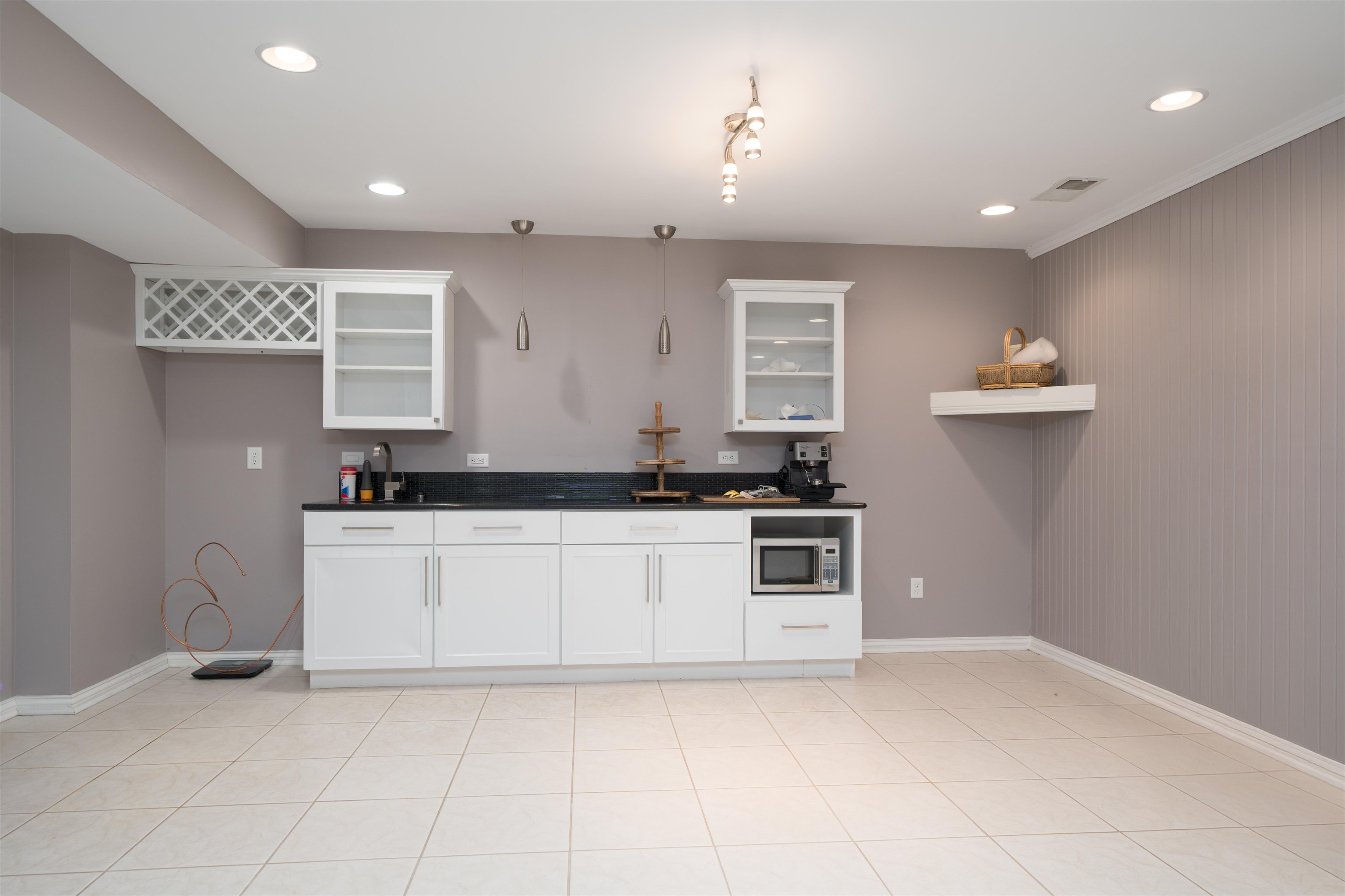 11 Hilltop Drive, Owensboro, Kentucky 42303, 4 Bedrooms Bedrooms, ,3 BathroomsBathrooms,Single Family Residence,For Sale,Hilltop Drive,93881