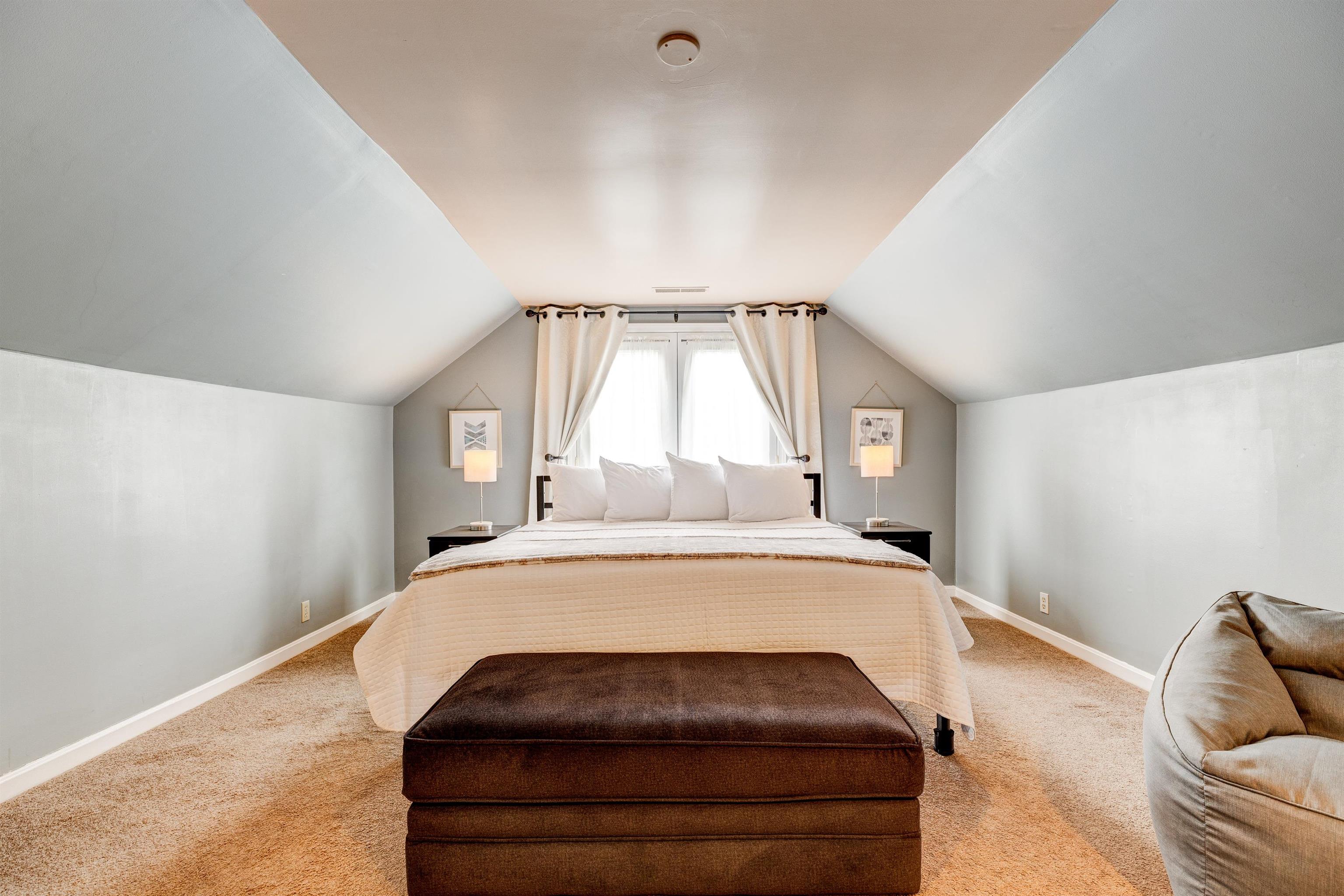 2212 Locust Street, Owensboro, Kentucky 42301, 3 Bedrooms Bedrooms, ,2 BathroomsBathrooms,Single Family Residence,For Sale,Locust Street,93902