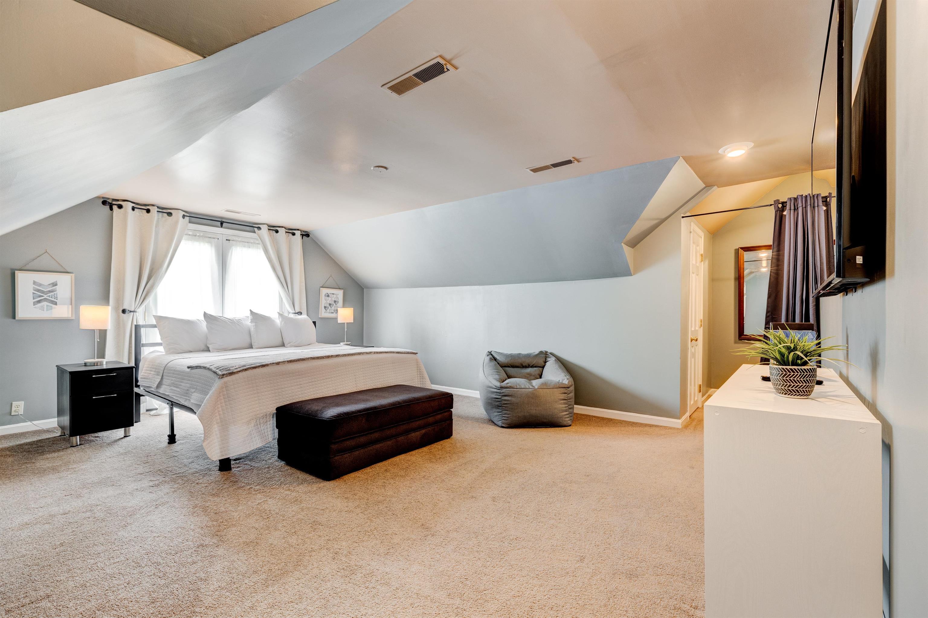 2212 Locust Street, Owensboro, Kentucky 42301, 3 Bedrooms Bedrooms, ,2 BathroomsBathrooms,Single Family Residence,For Sale,Locust Street,93902