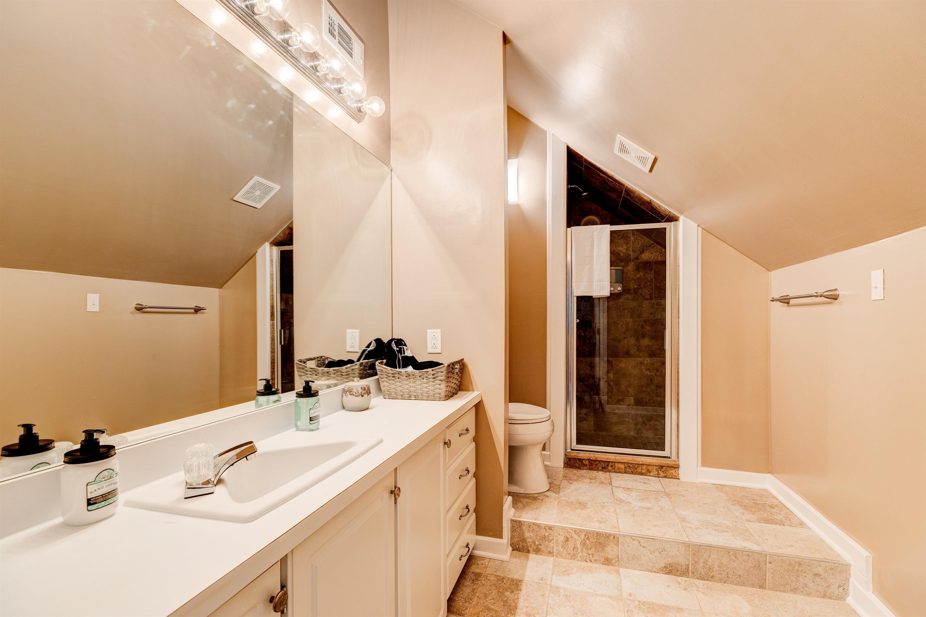 2212 Locust Street, Owensboro, Kentucky 42301, 3 Bedrooms Bedrooms, ,2 BathroomsBathrooms,Single Family Residence,For Sale,Locust Street,93902