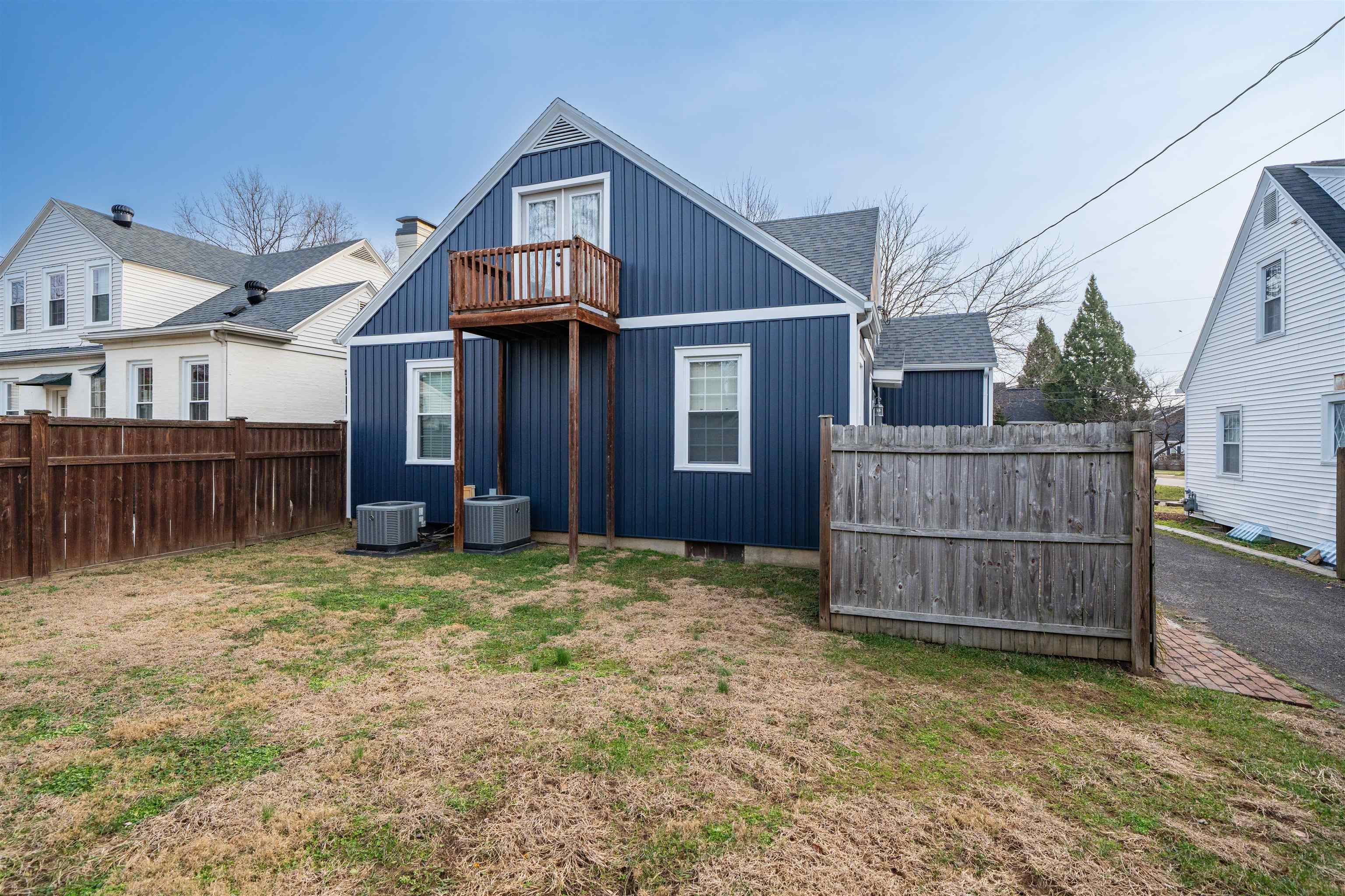 2212 Locust Street, Owensboro, Kentucky 42301, 3 Bedrooms Bedrooms, ,2 BathroomsBathrooms,Single Family Residence,For Sale,Locust Street,93902