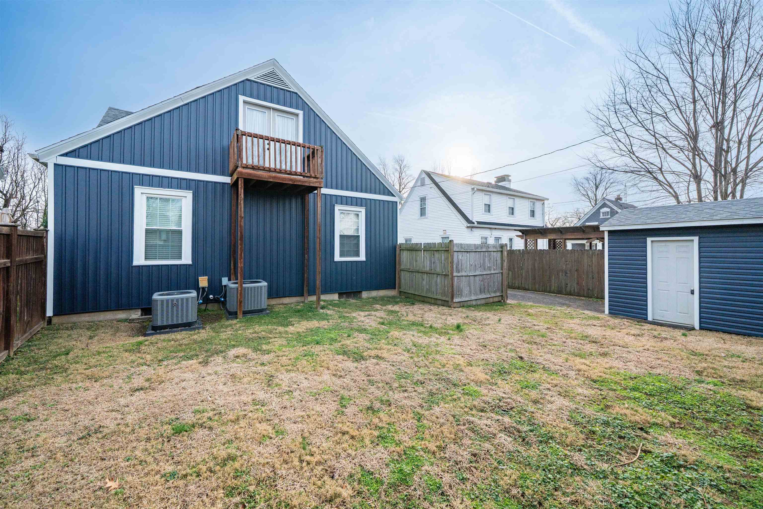 2212 Locust Street, Owensboro, Kentucky 42301, 3 Bedrooms Bedrooms, ,2 BathroomsBathrooms,Single Family Residence,For Sale,Locust Street,93902