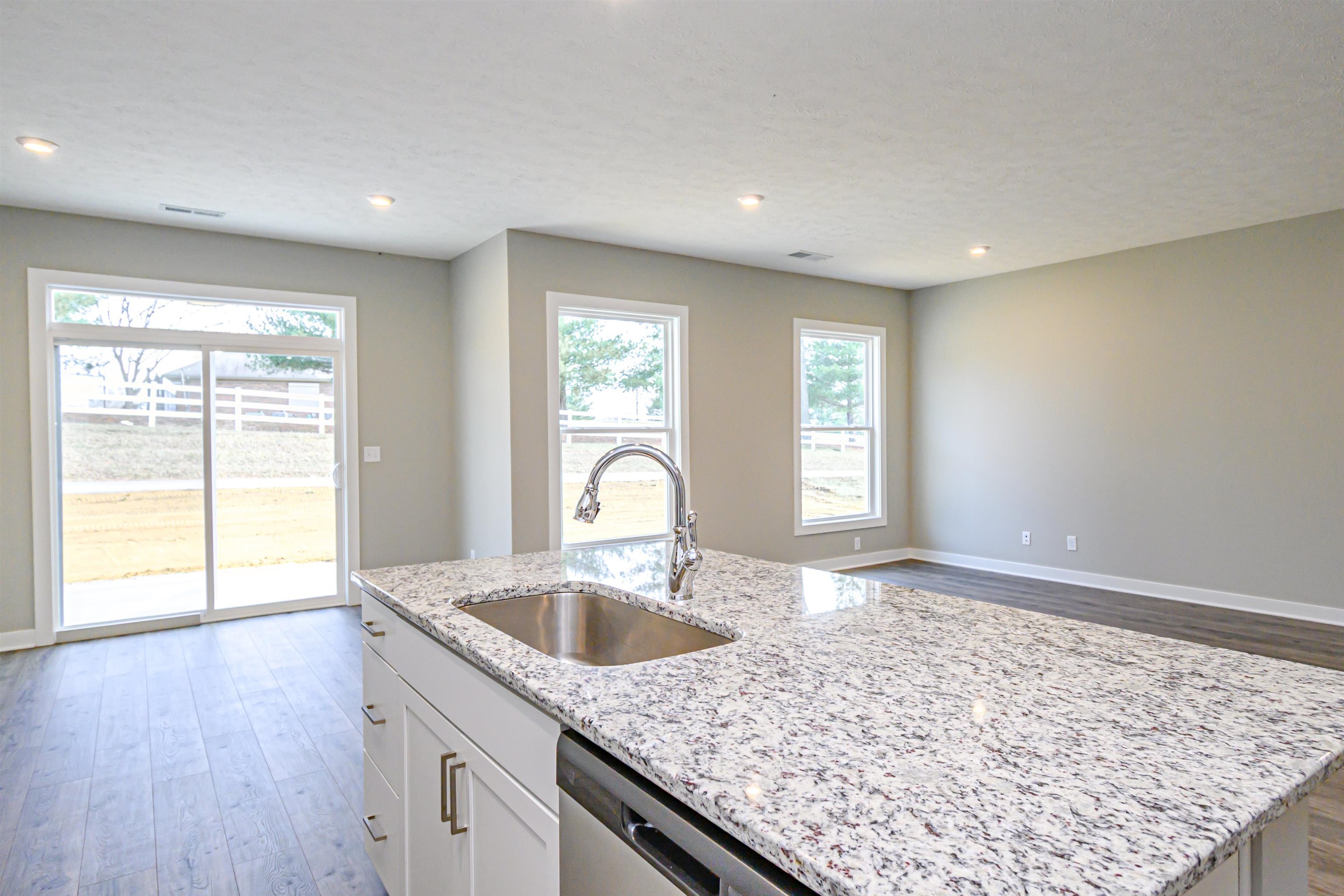 975 Onyx Lane, Owensboro, Kentucky 42301, 3 Bedrooms Bedrooms, ,2 BathroomsBathrooms,Single Family Residence,For Sale,Onyx Lane,93904