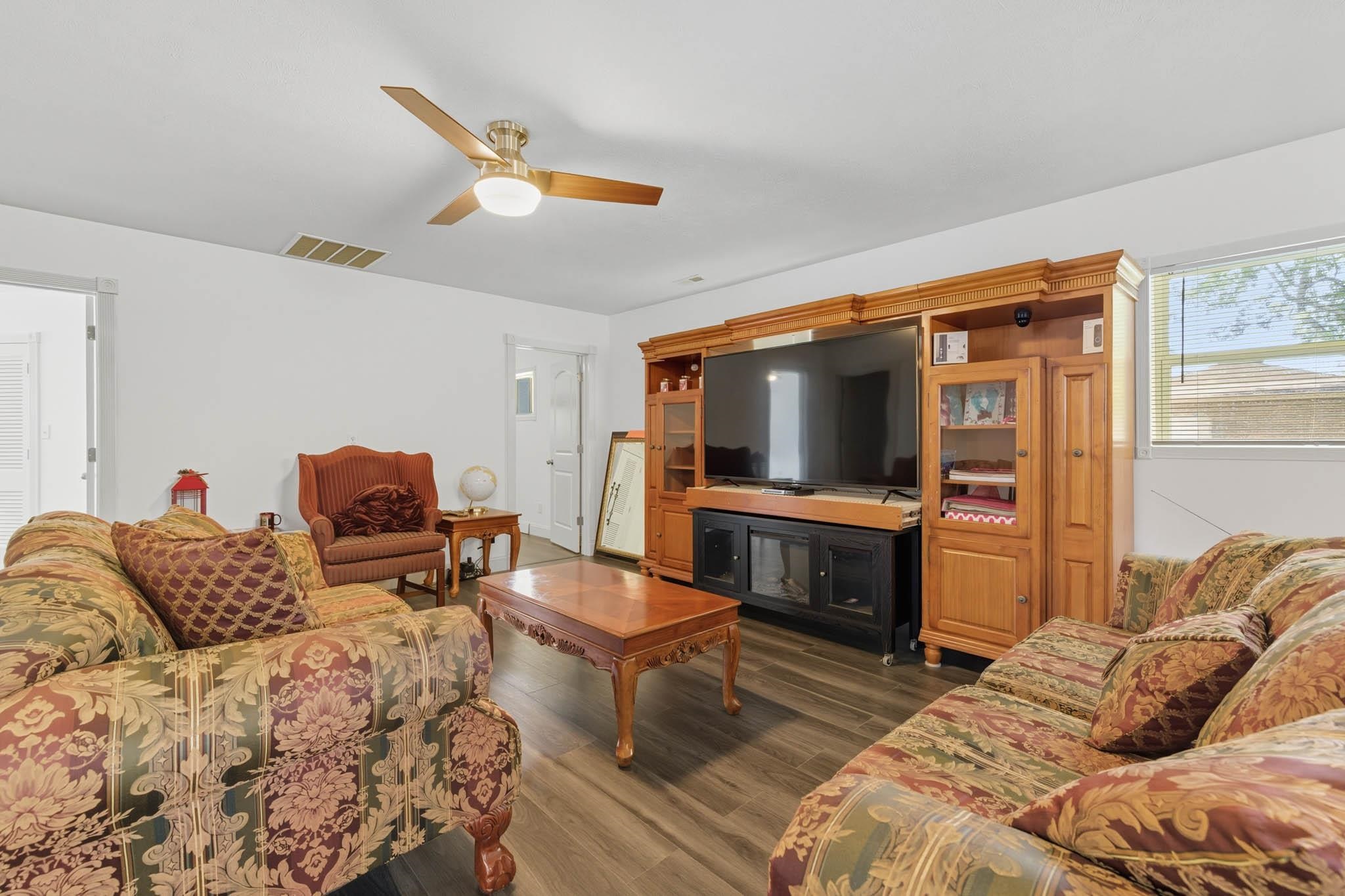 301 Legion Blvd., Owensboro, Kentucky 42303, 3 Bedrooms Bedrooms, ,2 BathroomsBathrooms,Single Family Residence,For Sale,Legion Blvd.,93911