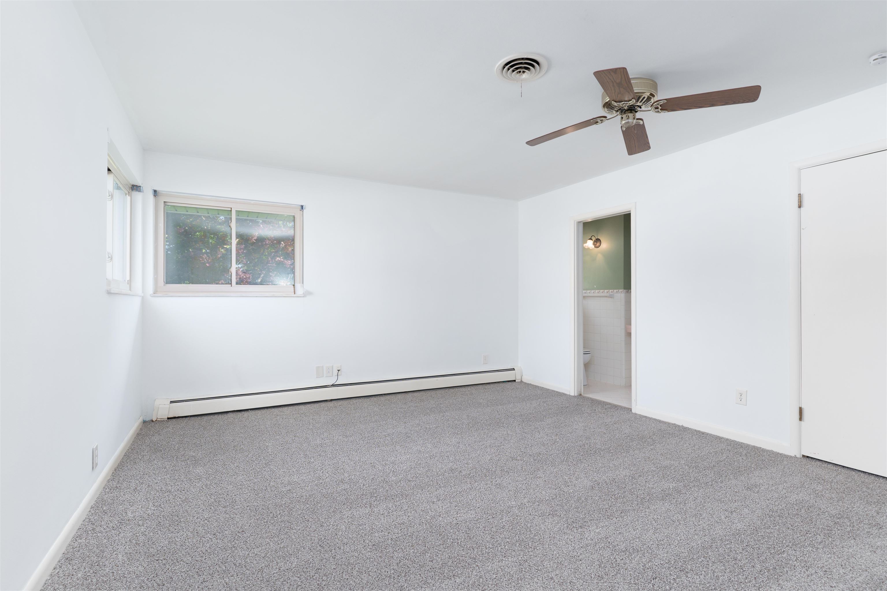 1664 Roosevelt Rd, Owensboro, Kentucky 42301, 4 Bedrooms Bedrooms, ,4 BathroomsBathrooms,Single Family Residence,For Sale,Roosevelt Rd,93913