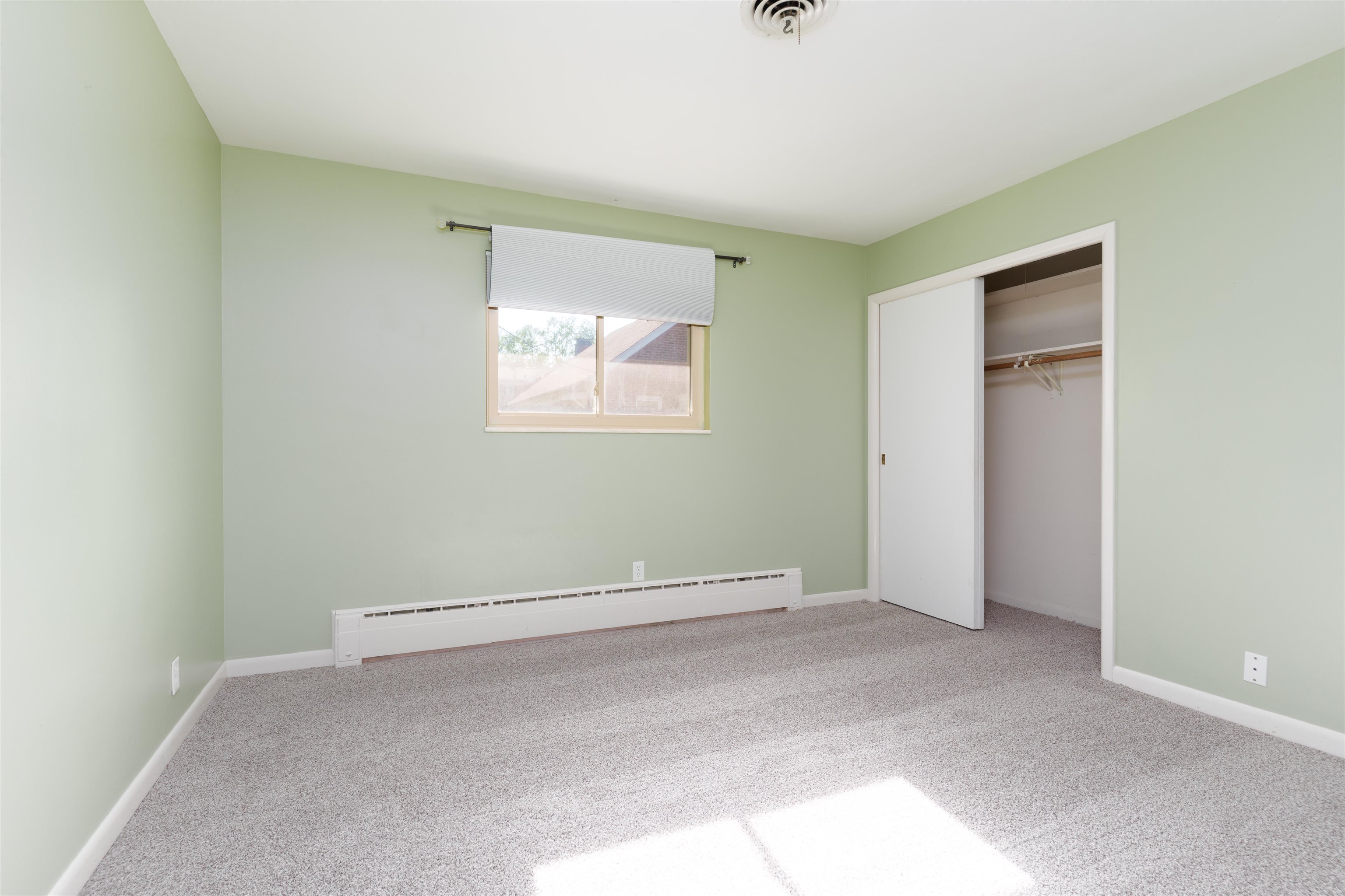 1664 Roosevelt Rd, Owensboro, Kentucky 42301, 4 Bedrooms Bedrooms, ,4 BathroomsBathrooms,Single Family Residence,For Sale,Roosevelt Rd,93913