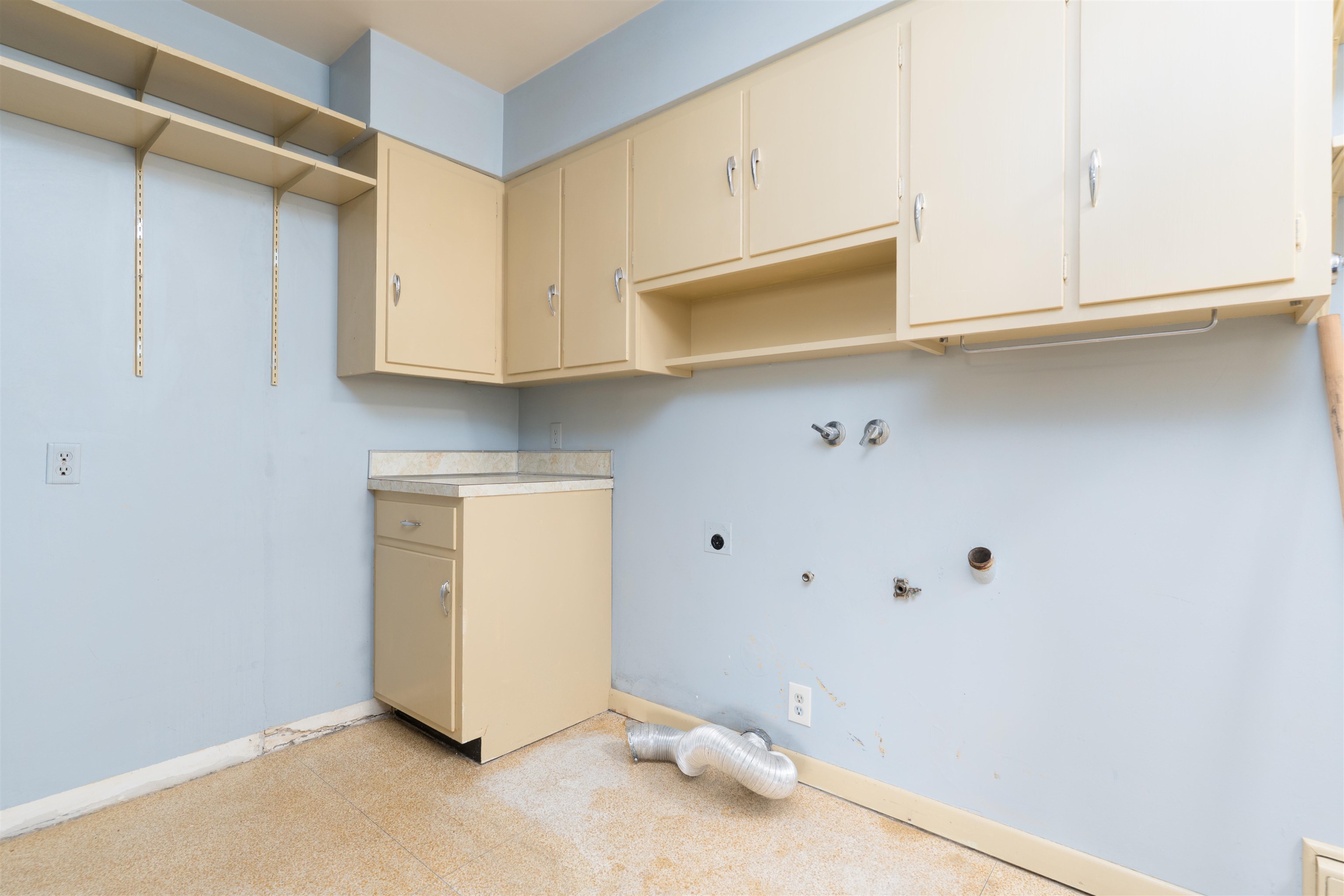 1664 Roosevelt Rd, Owensboro, Kentucky 42301, 4 Bedrooms Bedrooms, ,4 BathroomsBathrooms,Single Family Residence,For Sale,Roosevelt Rd,93913