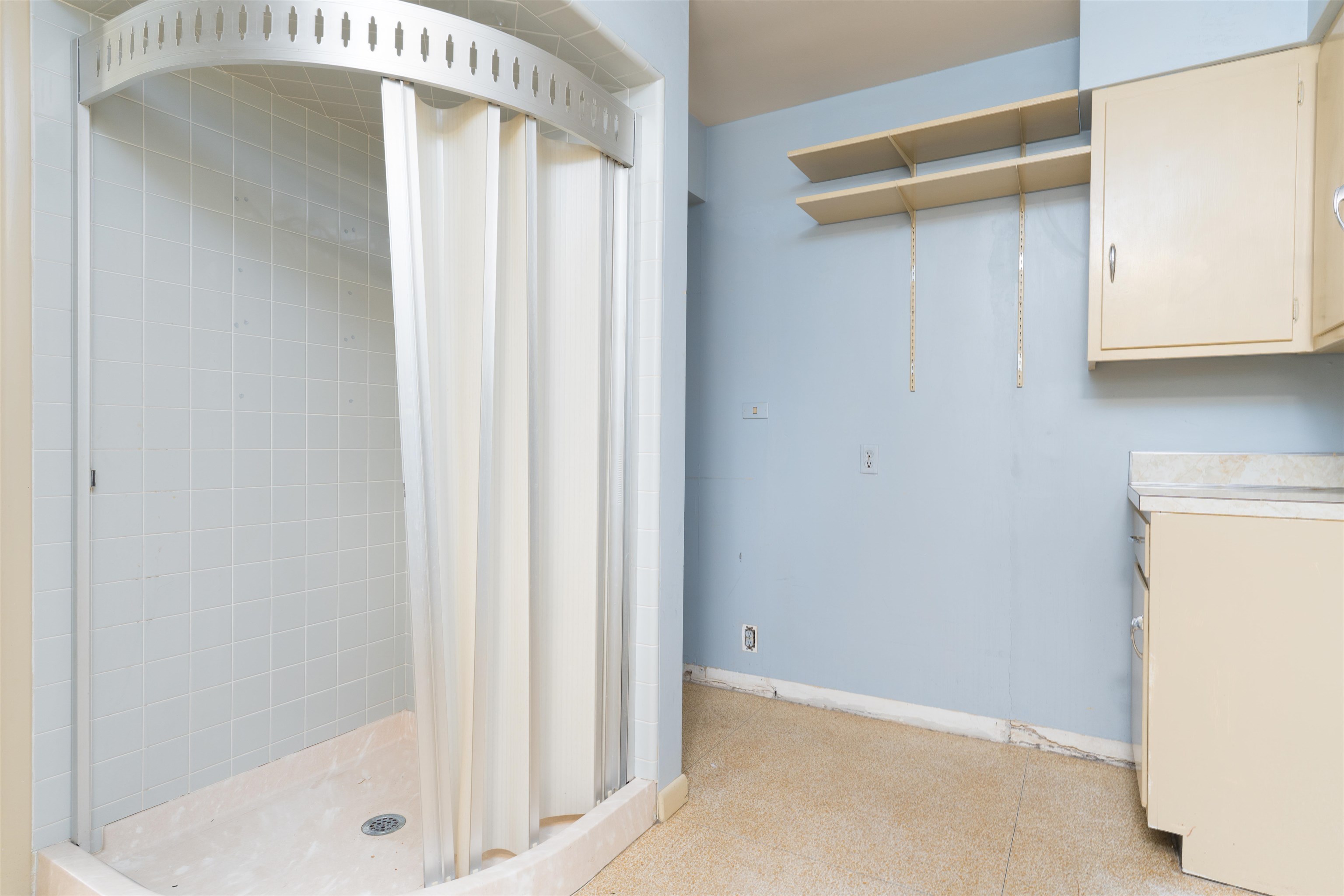 1664 Roosevelt Rd, Owensboro, Kentucky 42301, 4 Bedrooms Bedrooms, ,4 BathroomsBathrooms,Single Family Residence,For Sale,Roosevelt Rd,93913