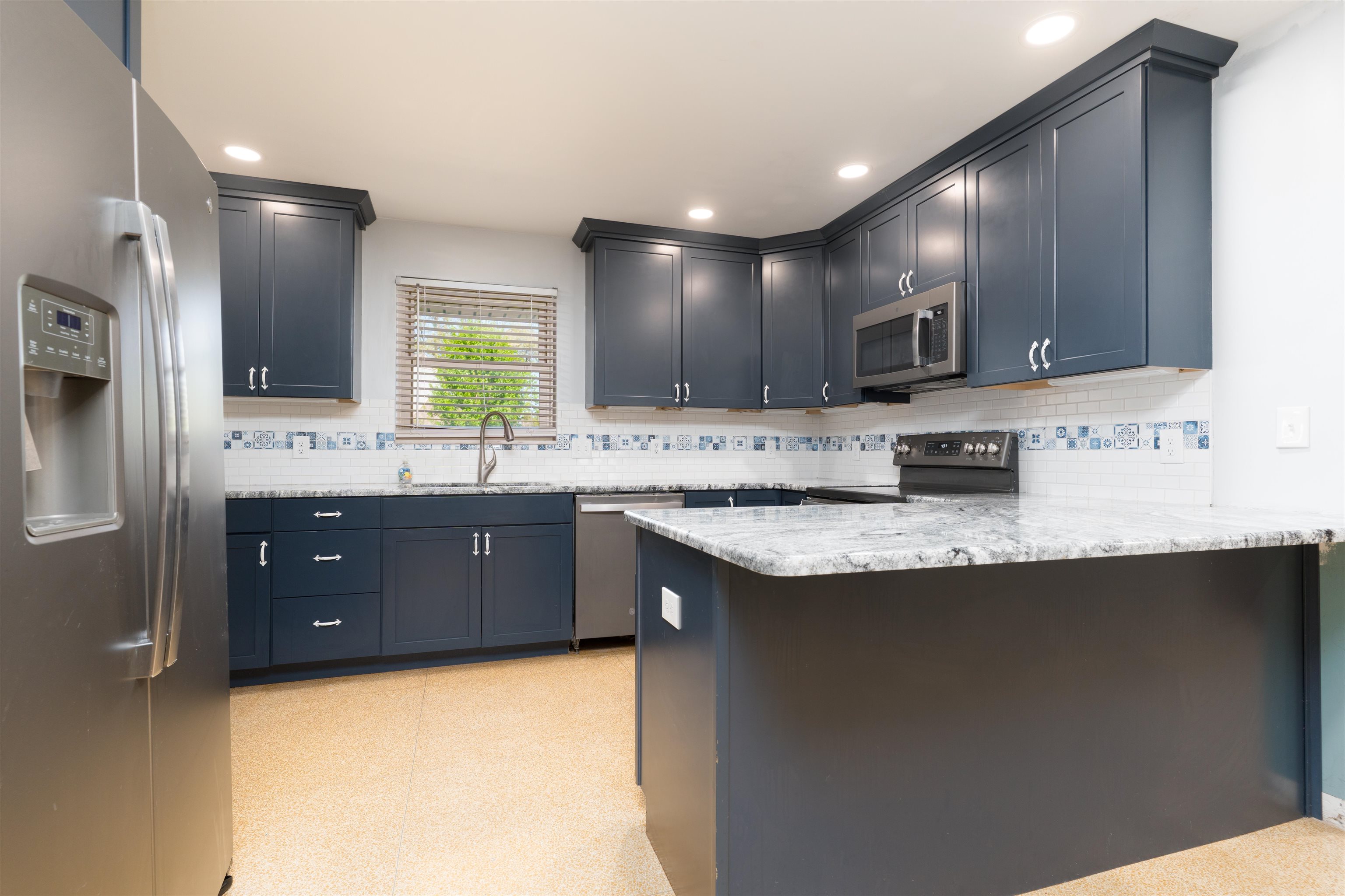 1664 Roosevelt Rd, Owensboro, Kentucky 42301, 4 Bedrooms Bedrooms, ,4 BathroomsBathrooms,Single Family Residence,For Sale,Roosevelt Rd,93913