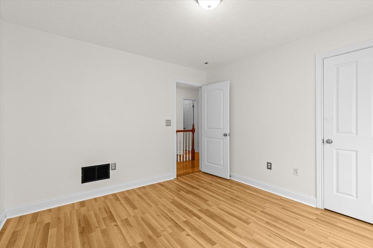 202 Sonoma Valley, Vine Grove, Kentucky 40175, 4 Bedrooms Bedrooms, ,3 BathroomsBathrooms,Single Family Residence,For Sale,Sonoma Valley,93914